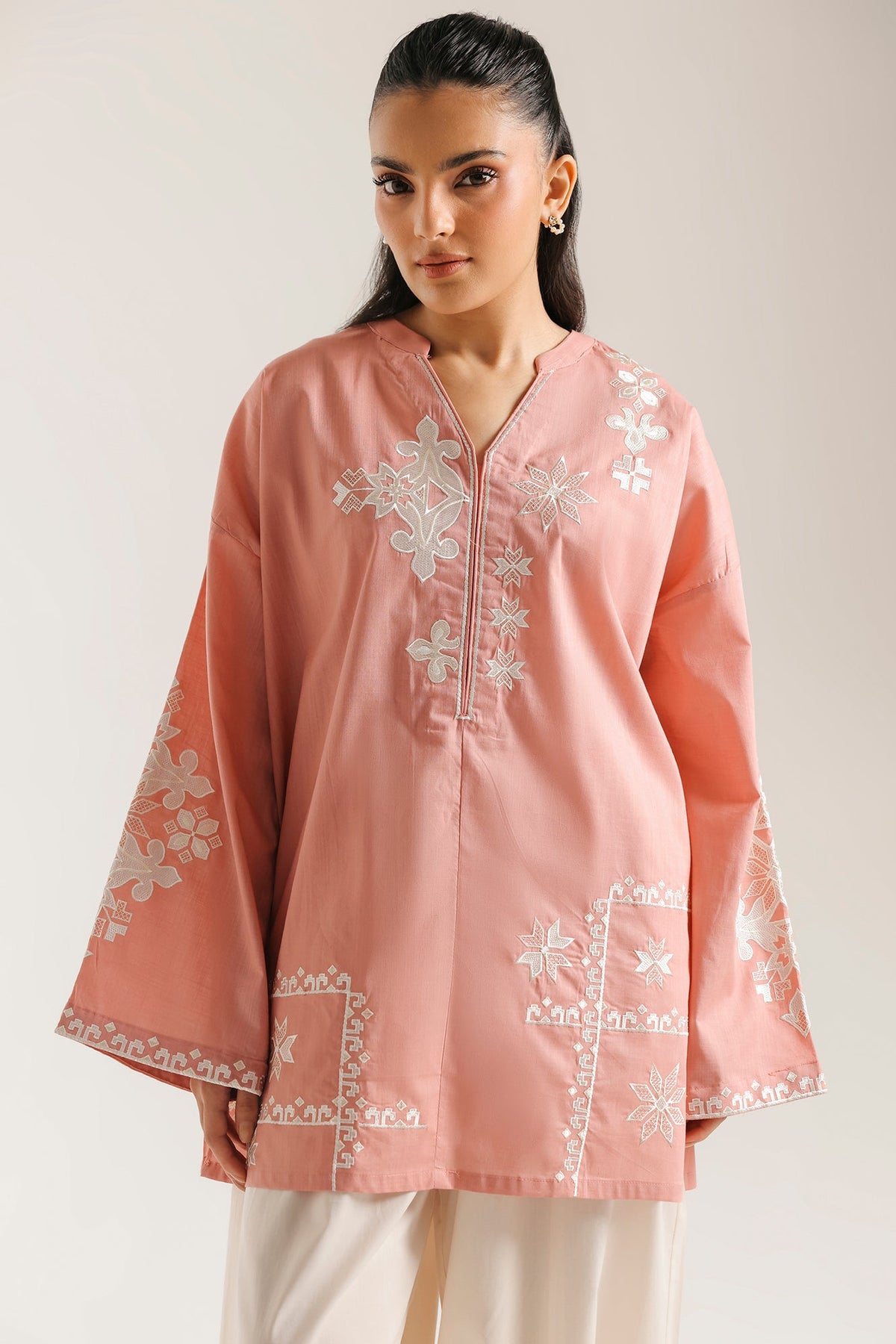 EMBROIDERED KURTI (E7943/102/327)