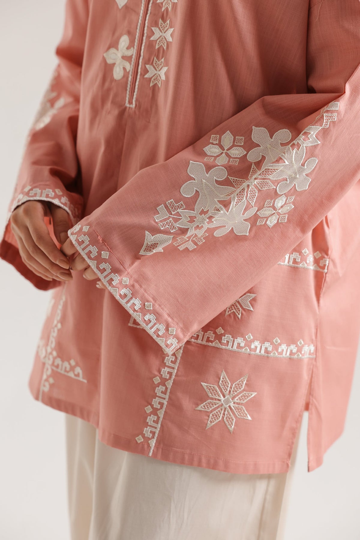 EMBROIDERED KURTI (E7943/102/327)