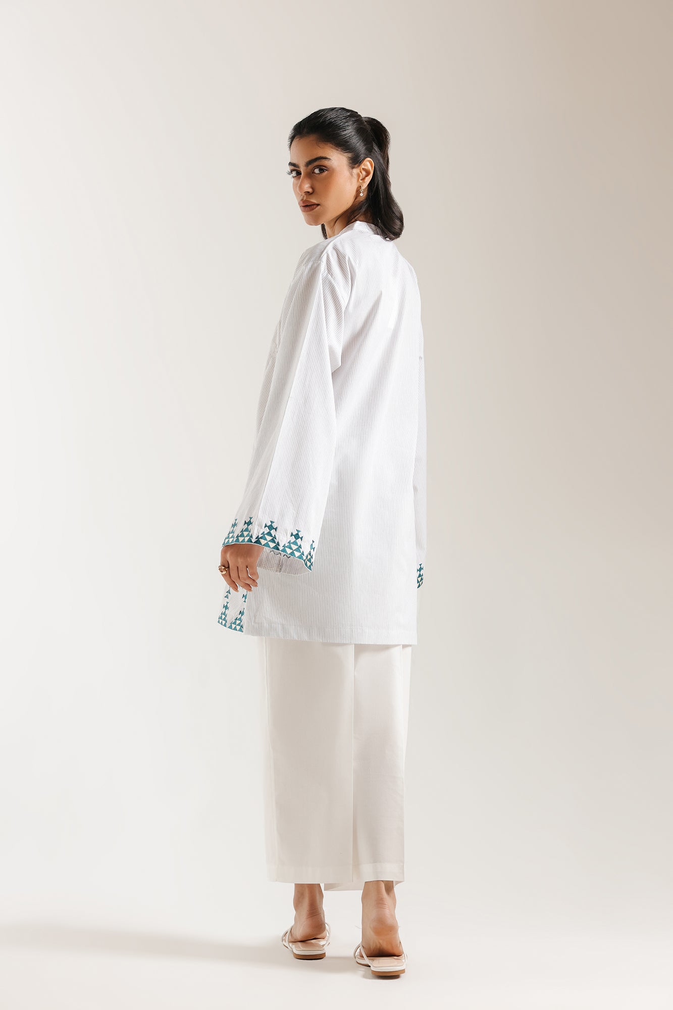 https://cdn.shopify.com/s/files/1/2290/7917/files/E7950-102-001_3.jpg?v=1774503341