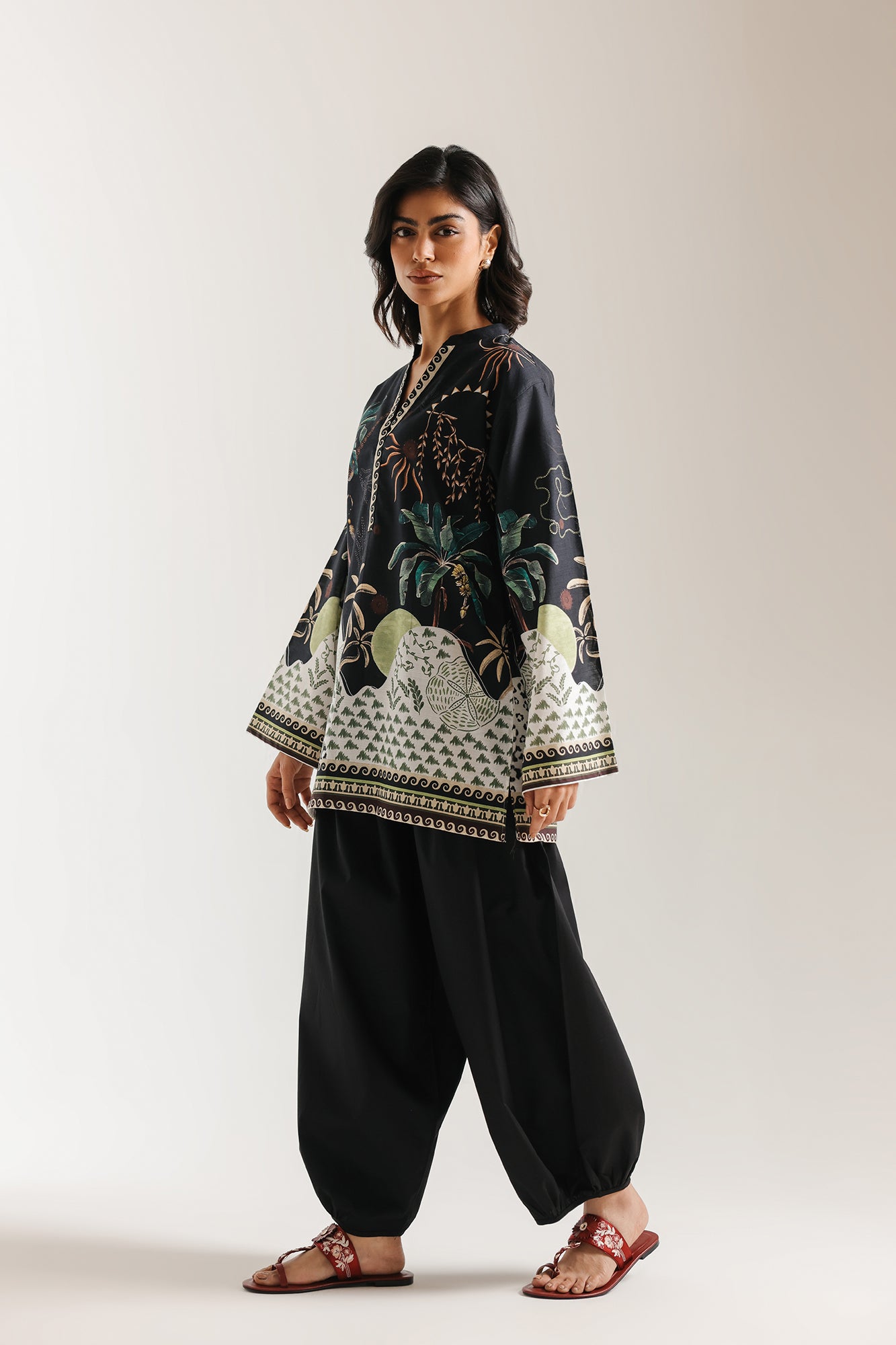 PRINTED KURTI (E7952/102/902)