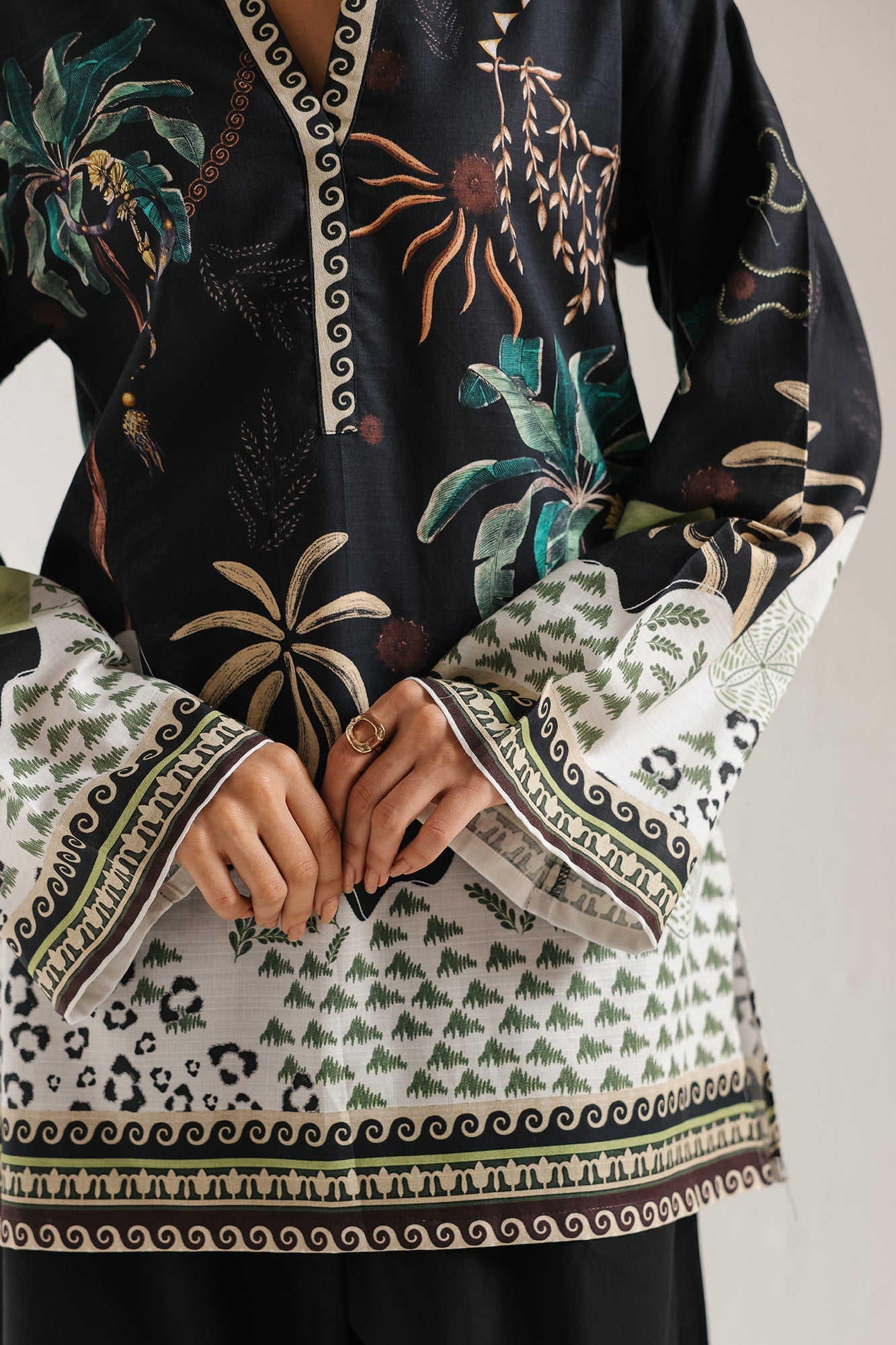 PRINTED KURTI (E7952/102/902)
