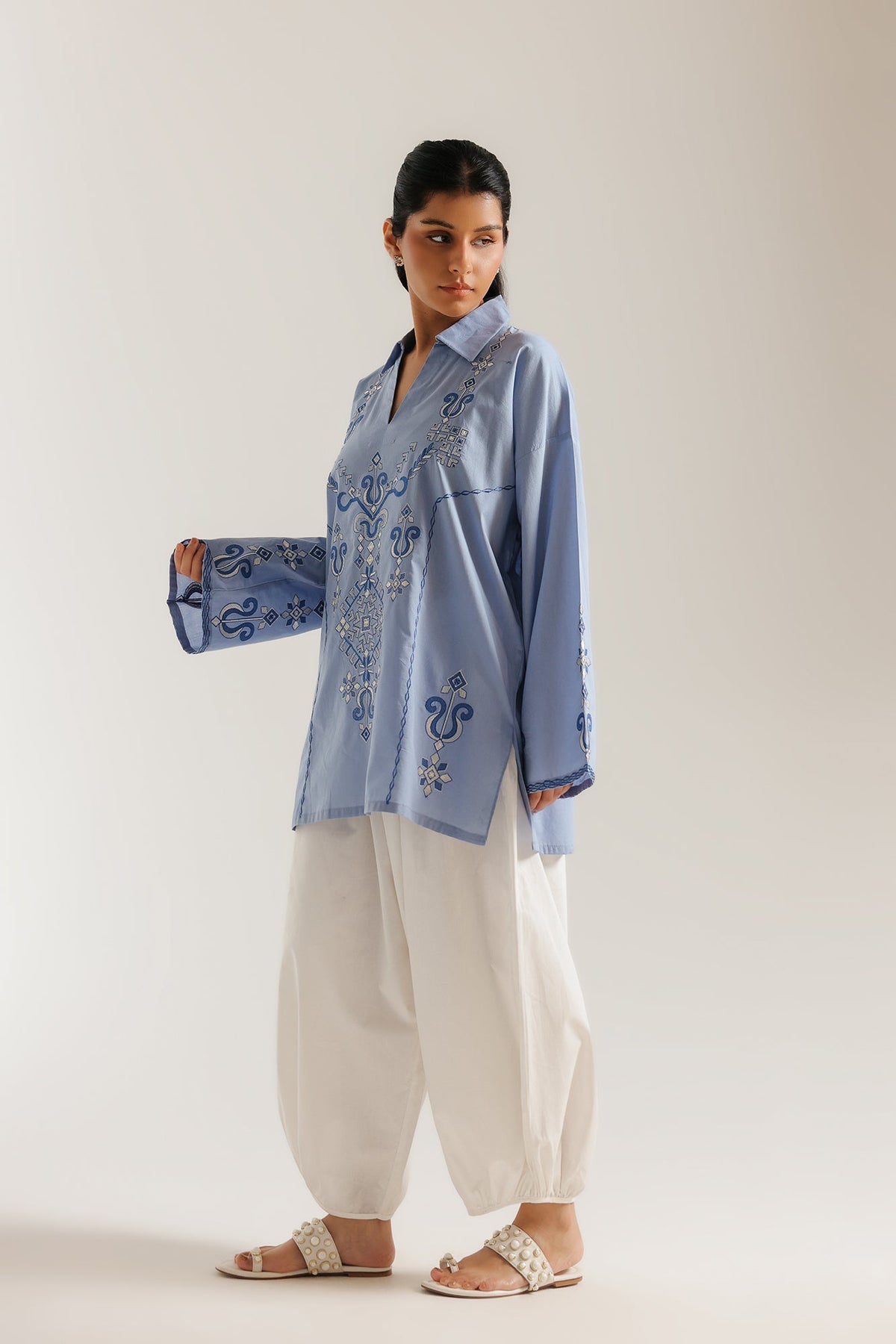 EMBROIDERED KURTI (E7956/102/610)