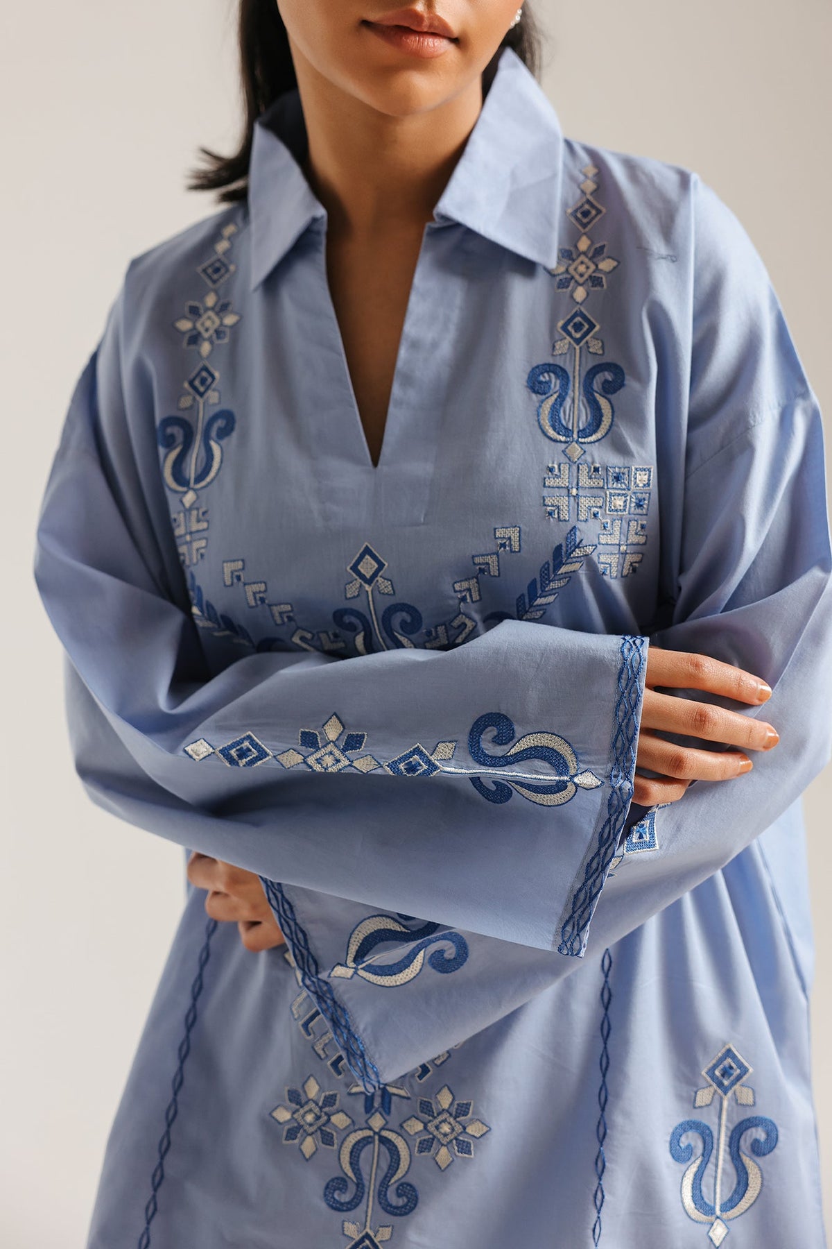 EMBROIDERED KURTI (E7956/102/610)