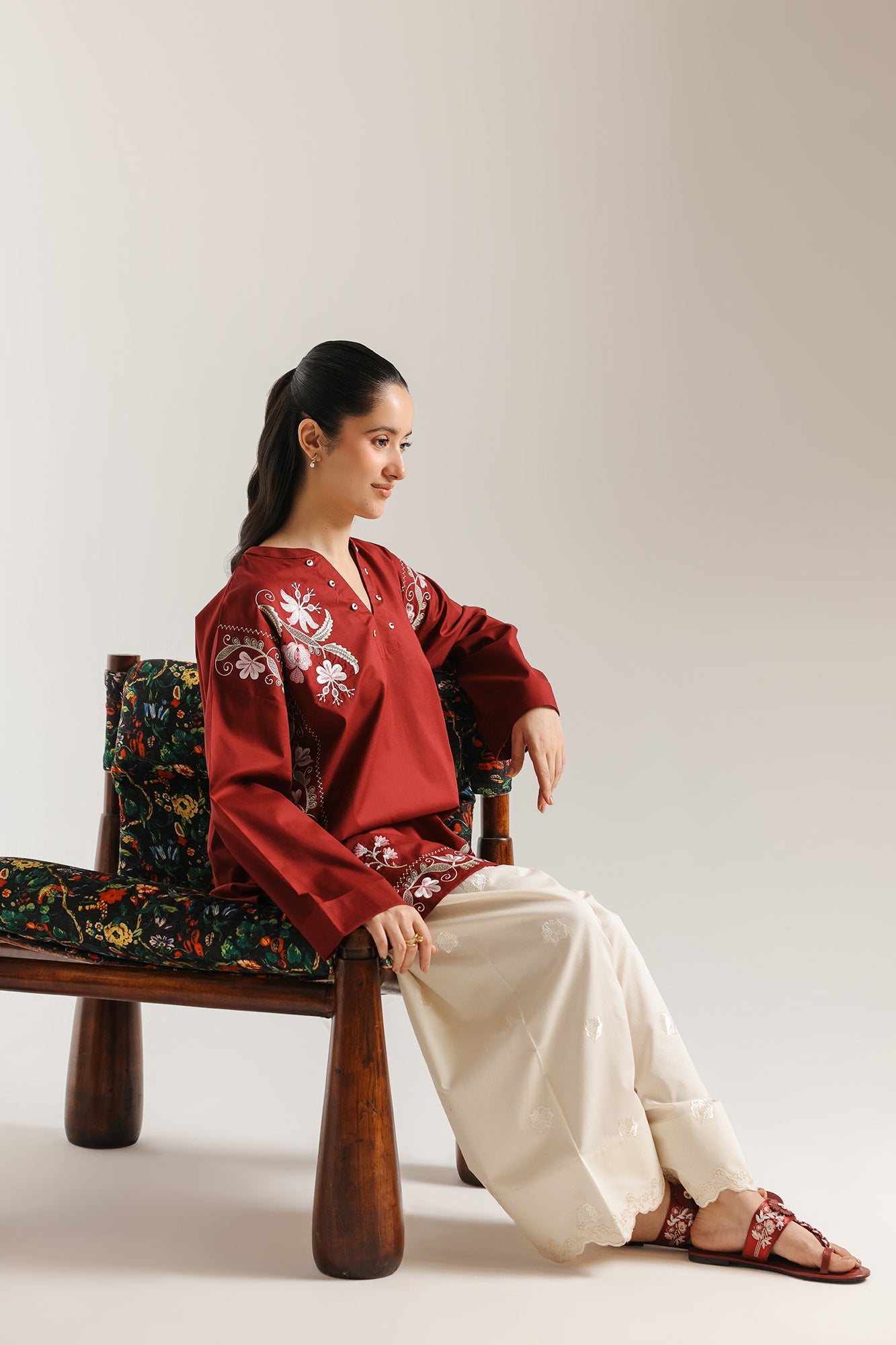 EMBROIDERED KURTI (E7957/102/305)