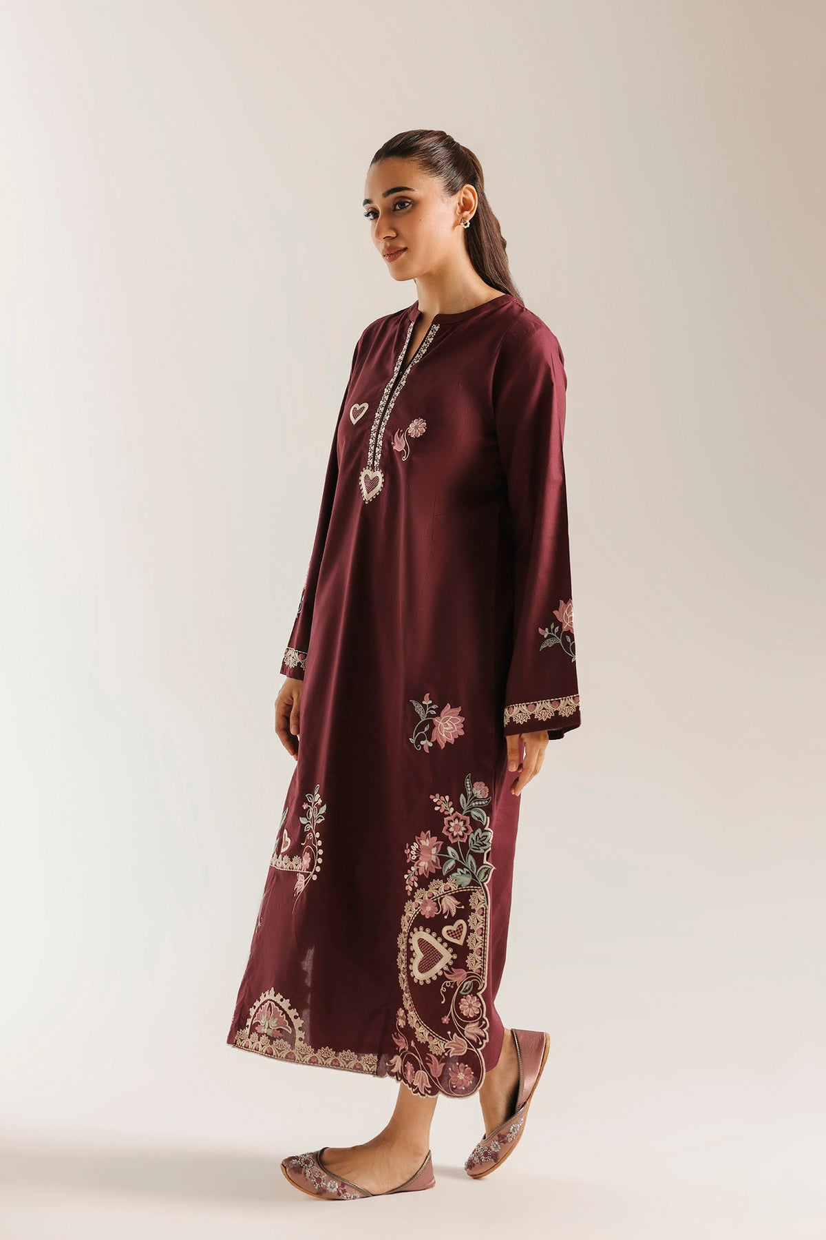 EMBROIDERED DRESS (E7977/102/516)