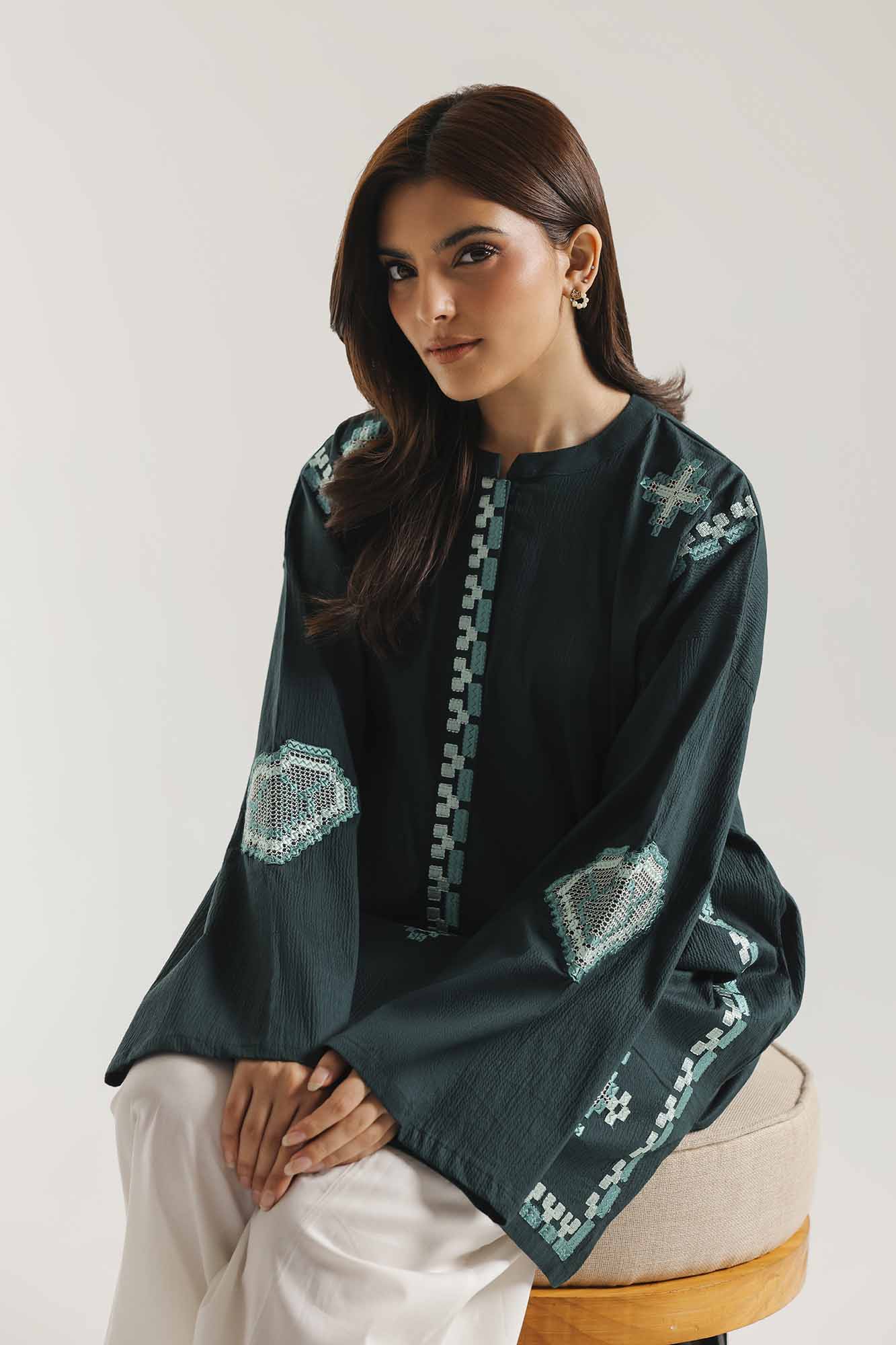 EMBROIDERED KURTI (E7989/102/706)