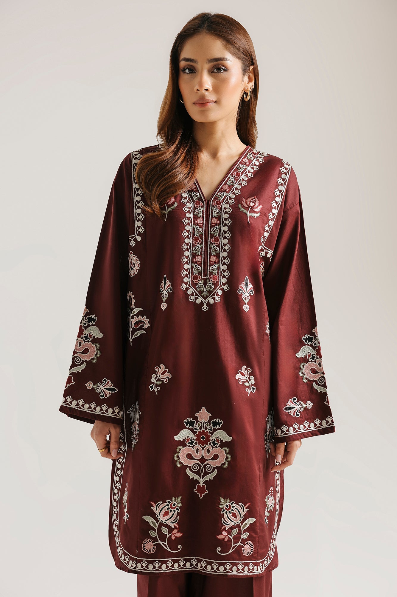 EMBROIDERED SUIT (E8205/102/414)