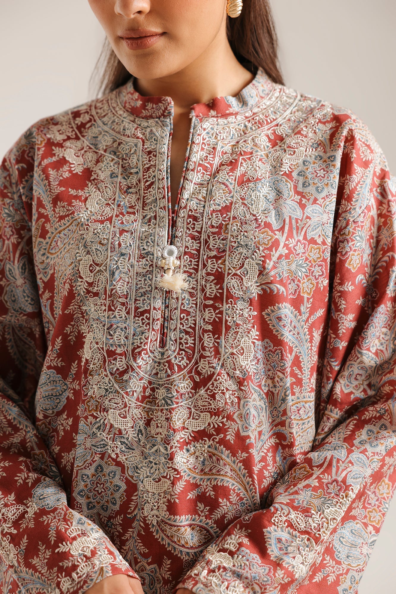EMBROIDERED SUIT (E8225/102/305)