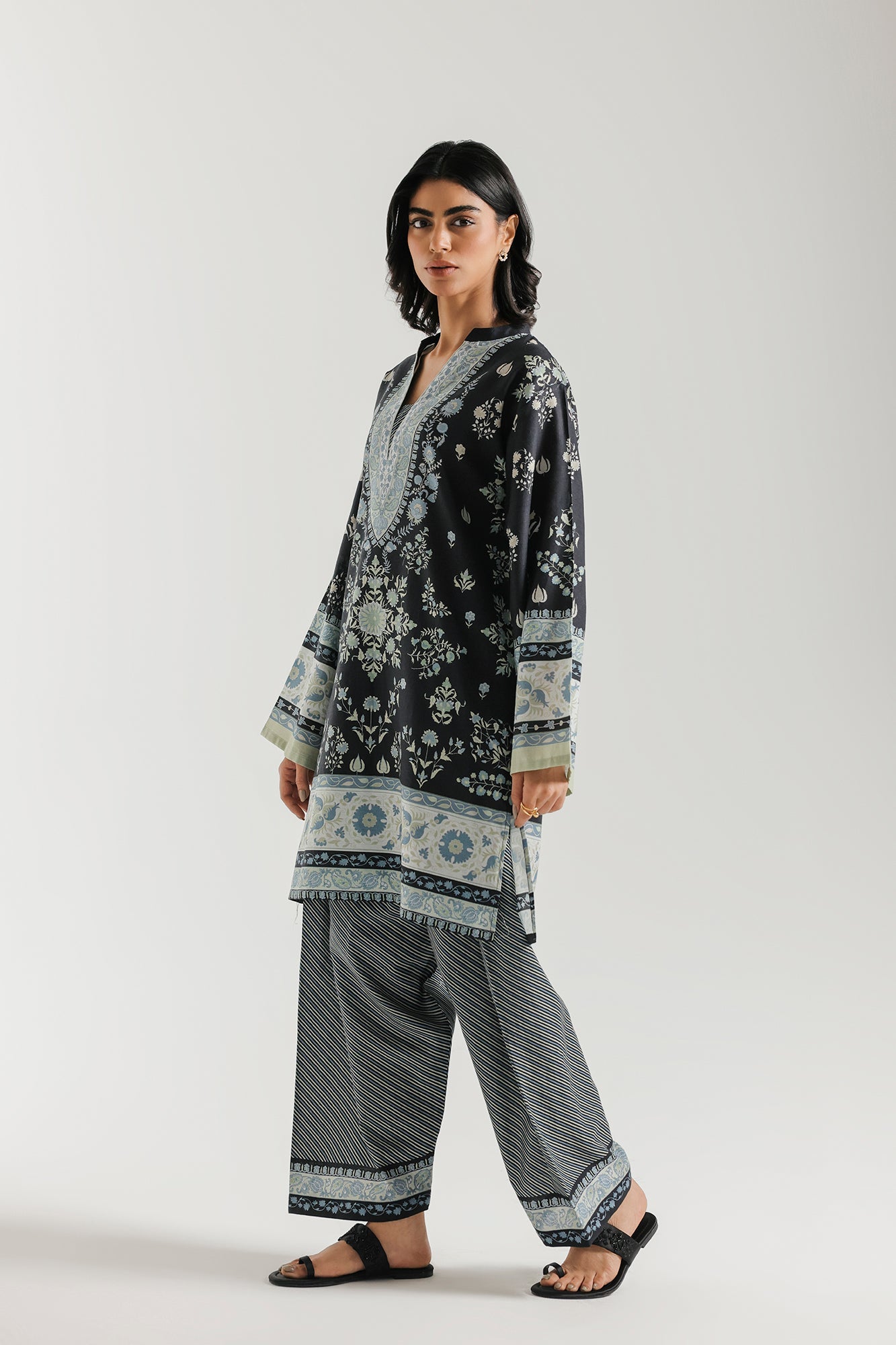PRINTED SUIT (E8226/102/902)