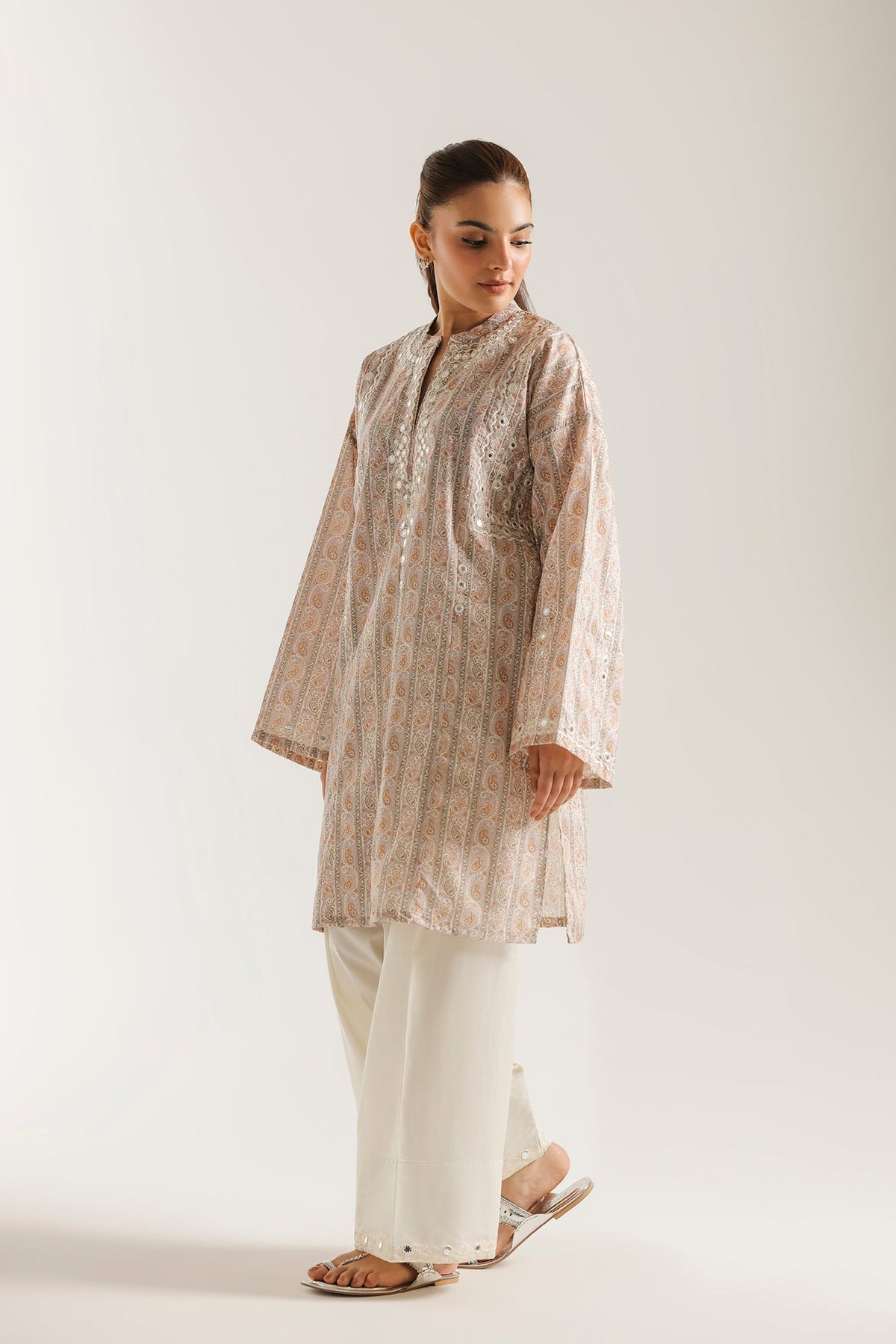 EMBROIDERED SUIT (E8233/102/005)