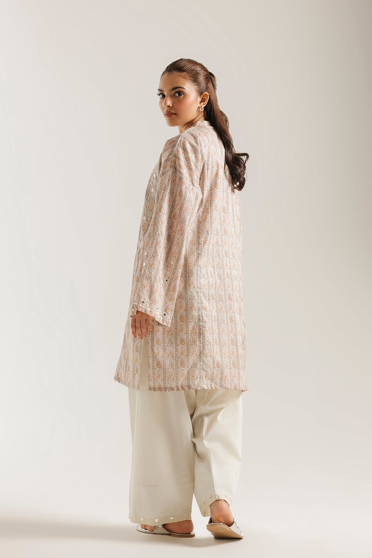 EMBROIDERED SUIT (E8233/102/005)