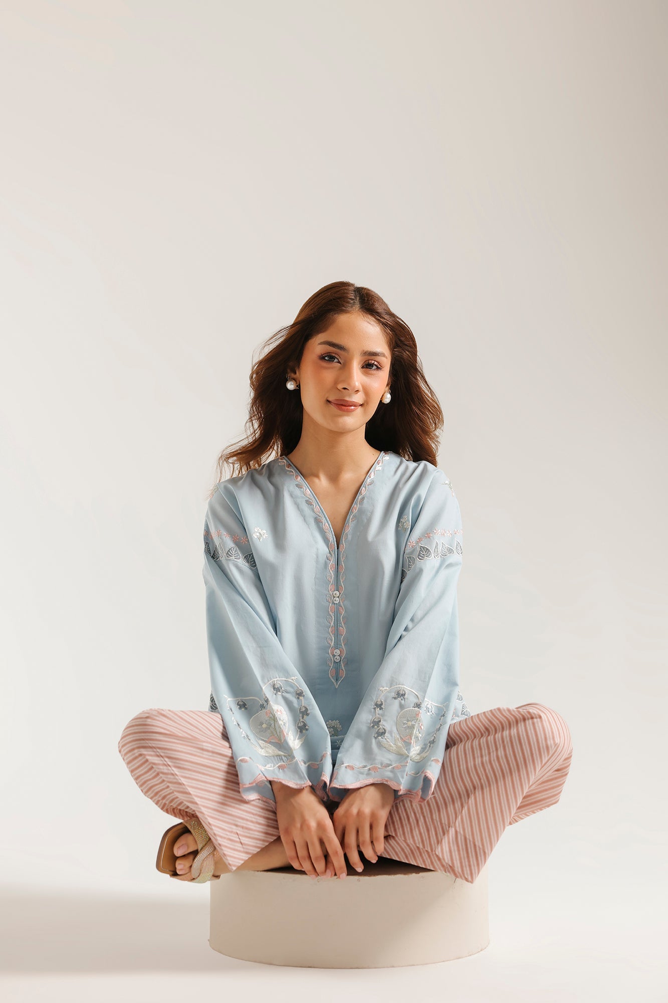 https://cdn.shopify.com/s/files/1/2290/7917/files/E8235-102-617_6.jpg?v=1781607614