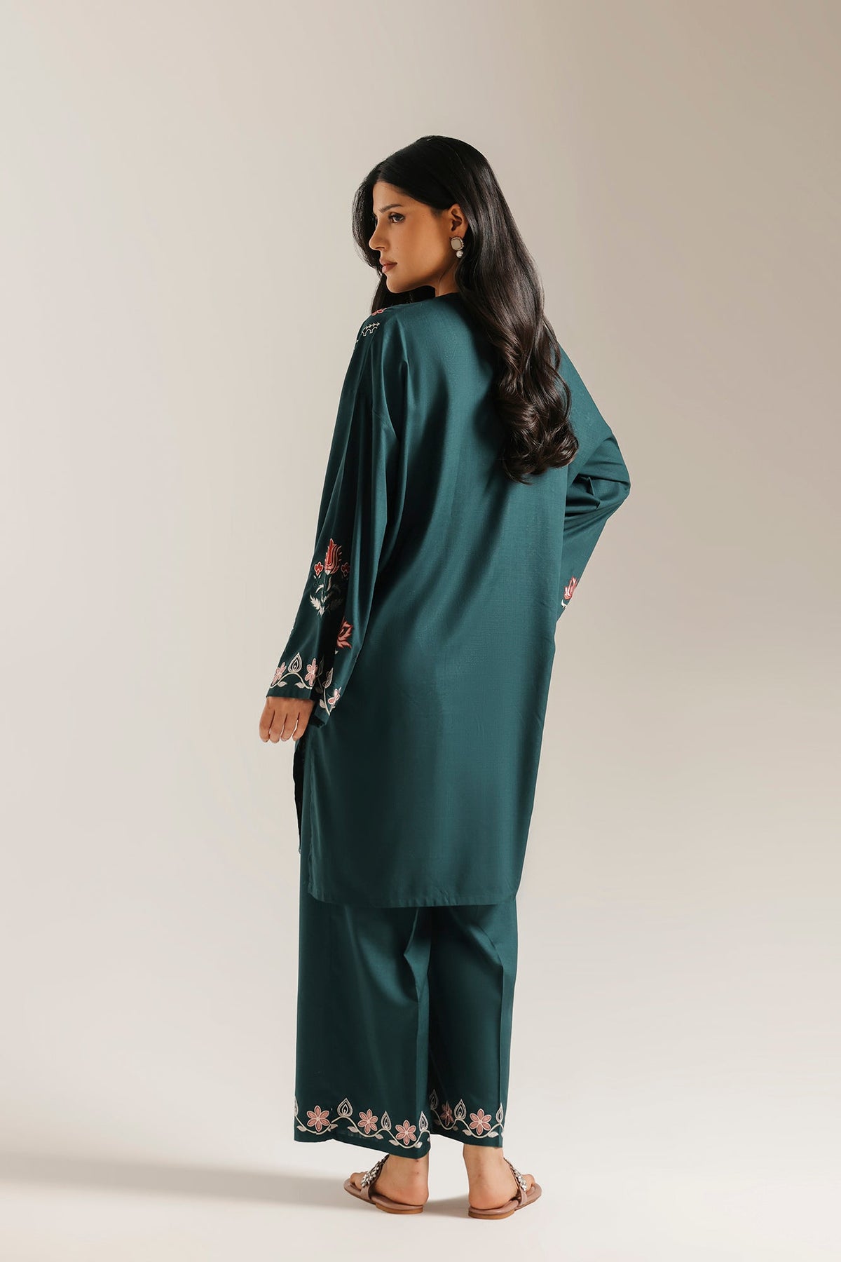 EMBROIDERED SUIT (E8242/102/706)