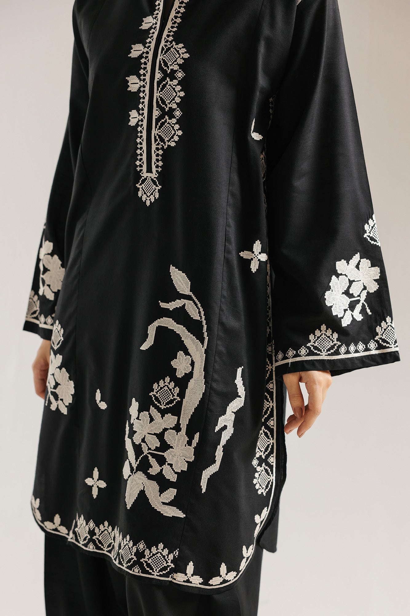 https://cdn.shopify.com/s/files/1/2290/7917/files/E8278-102-902_5.jpg?v=1779428109