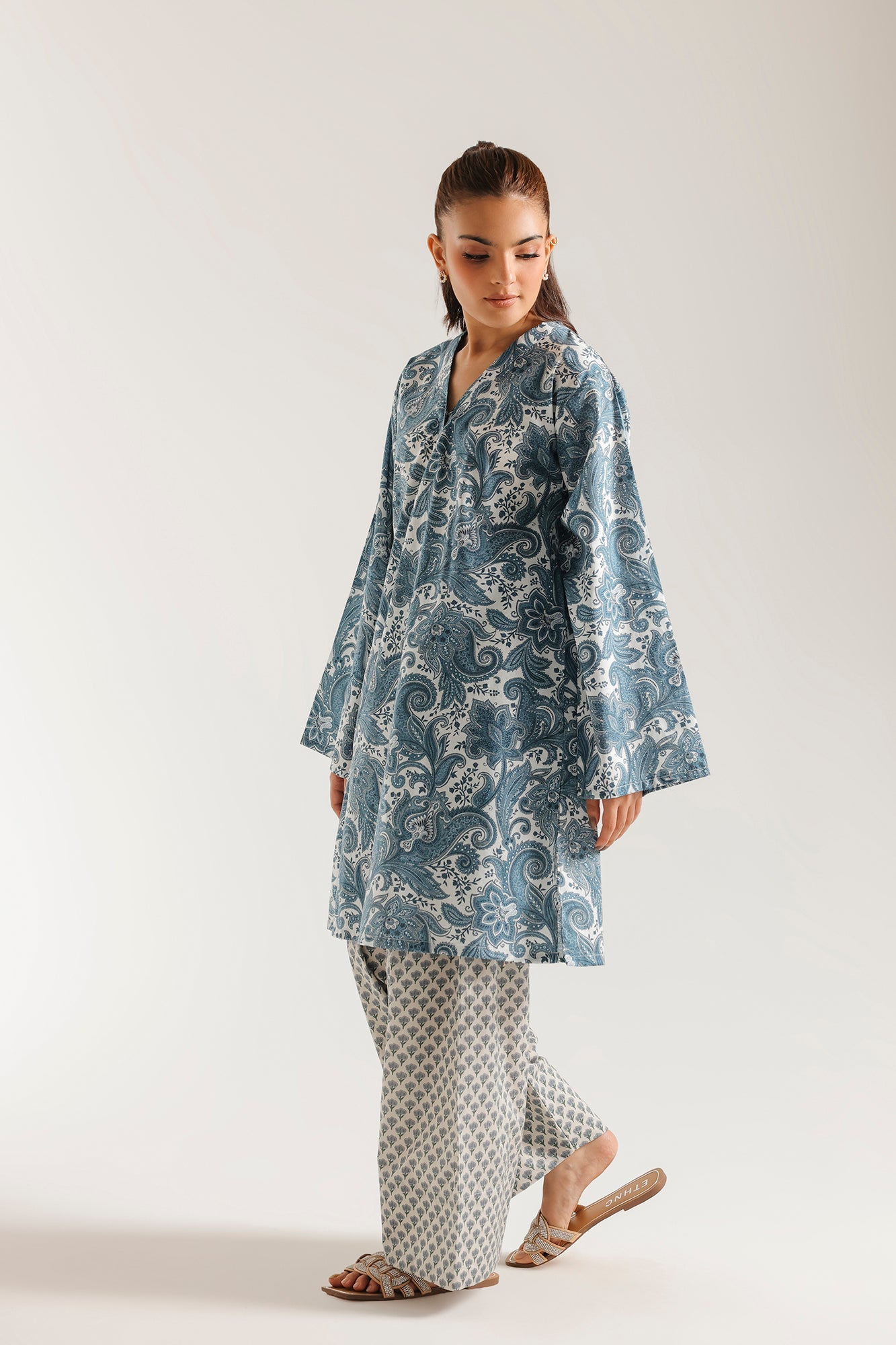 https://cdn.shopify.com/s/files/1/2290/7917/files/E8286-102-003_2.jpg?v=1781608441