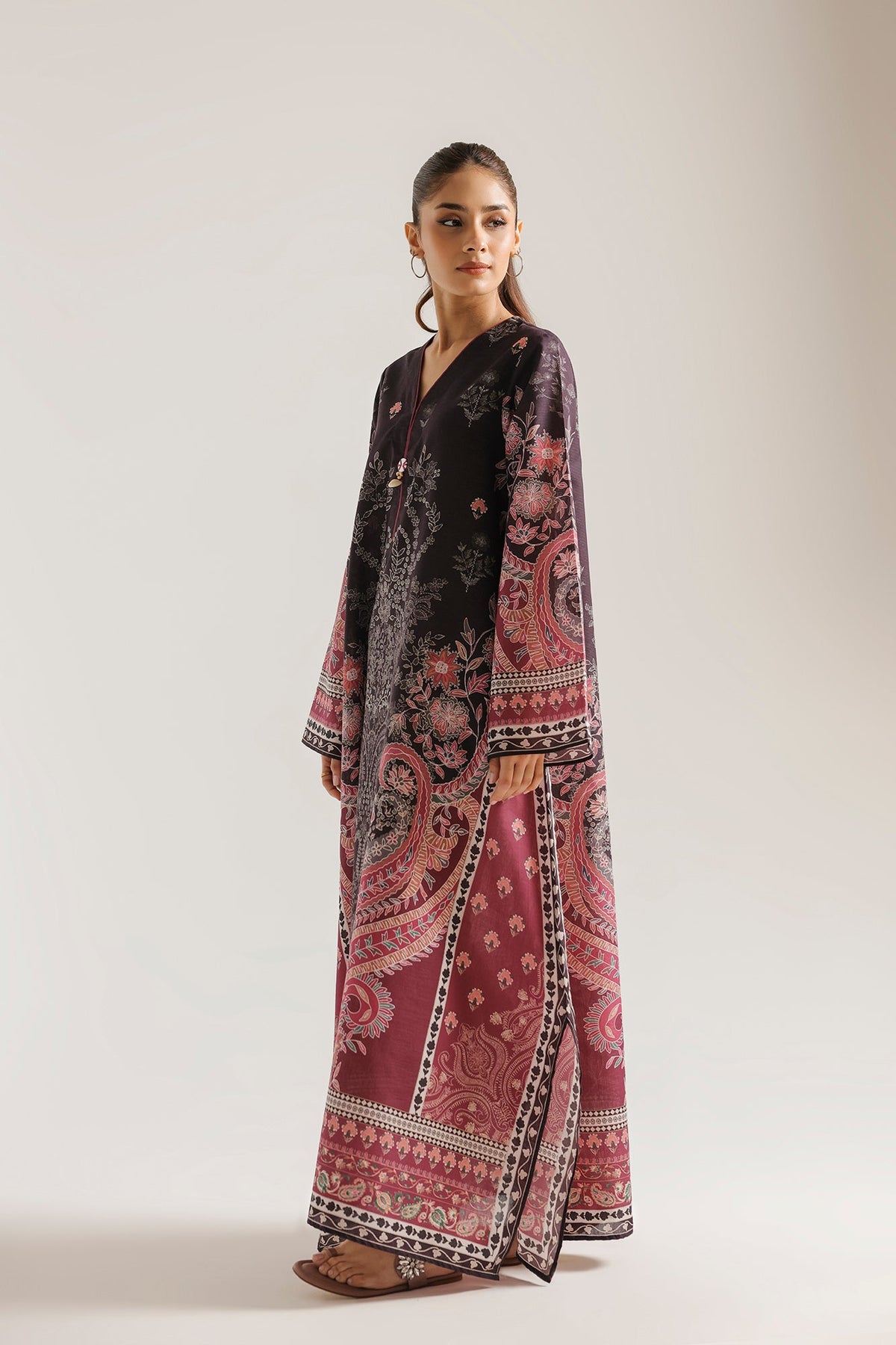 EMBROIDERED KAFTAN (E8312/102/518)