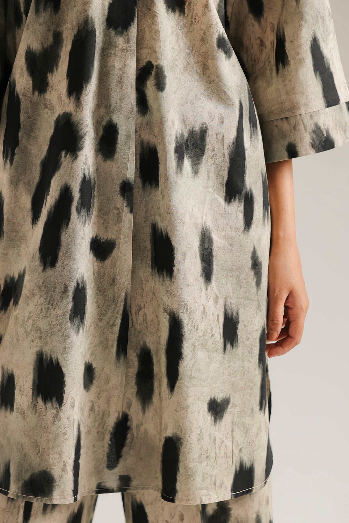PRINTED SUIT (E8368/102/128)
