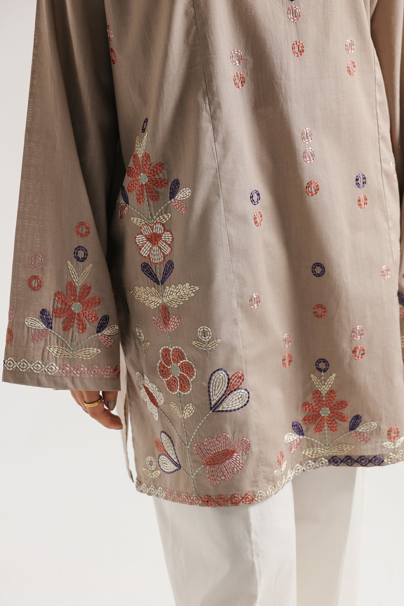 EMBROIDERED KURTI (E8426/102/007)