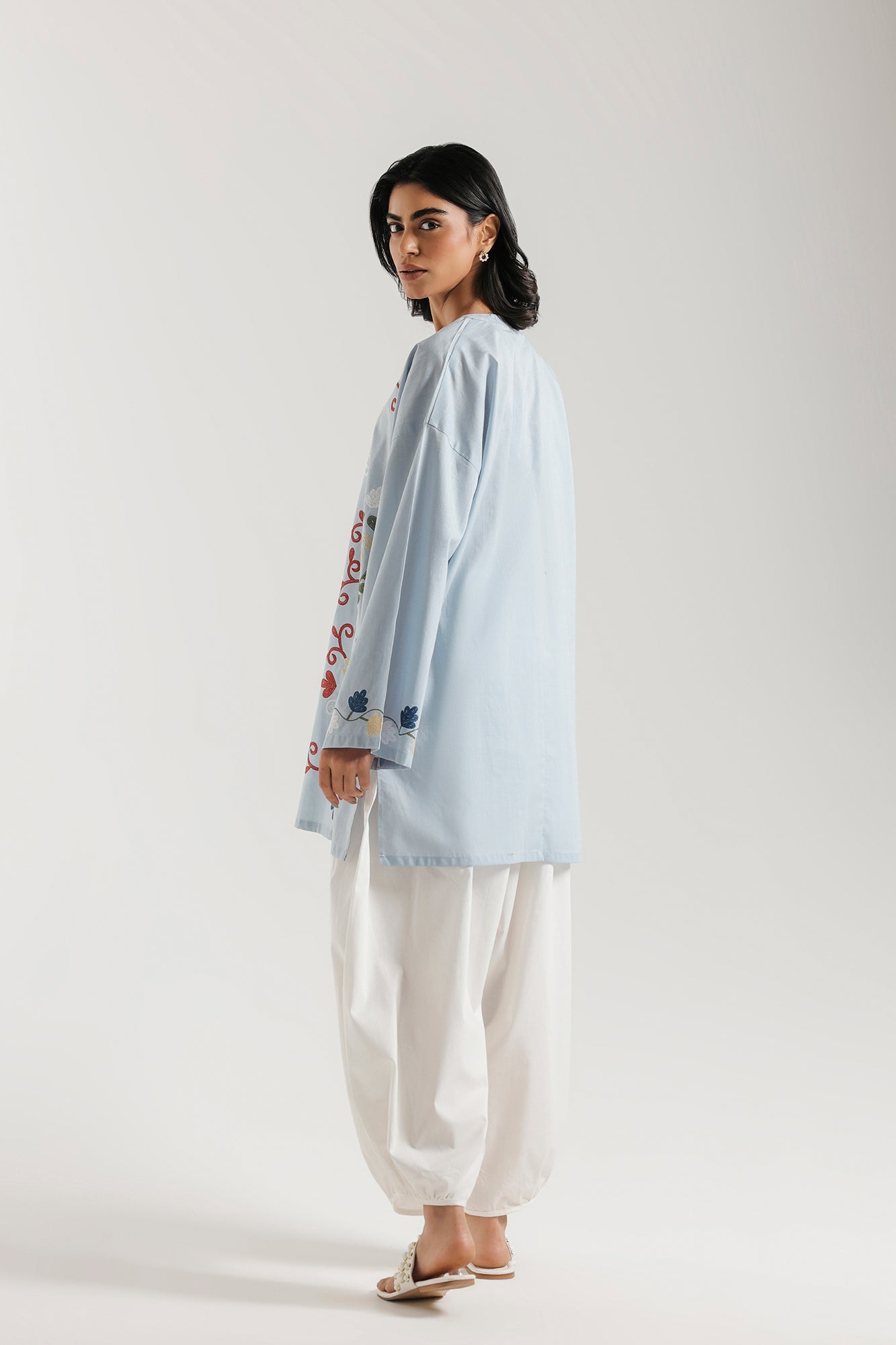EMBROIDERED KURTI (E8429/102/617)