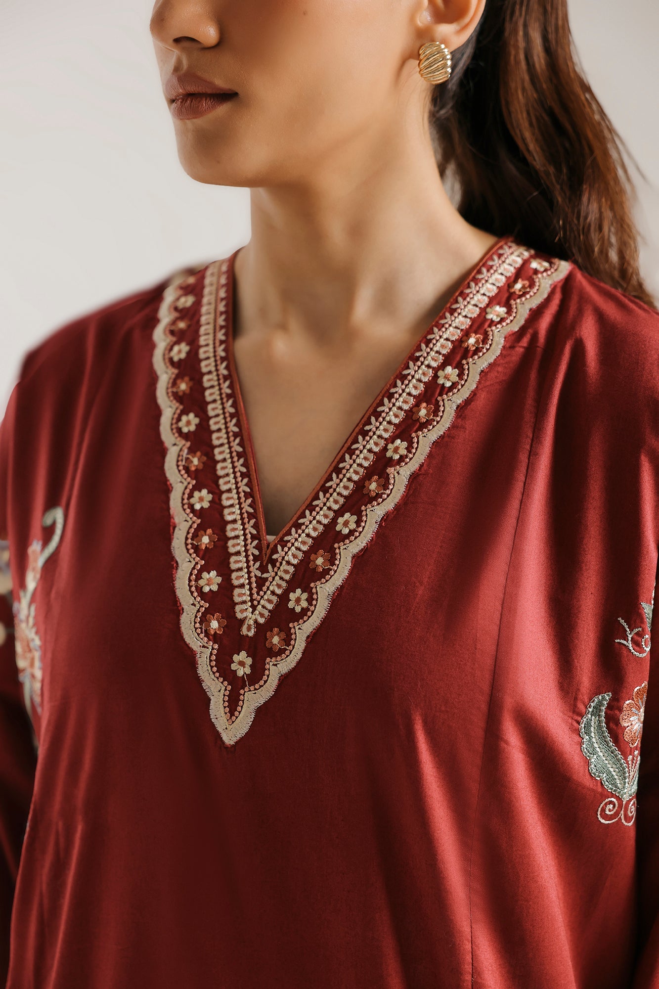 EMBROIDERED DRESS (E8433/102/305)