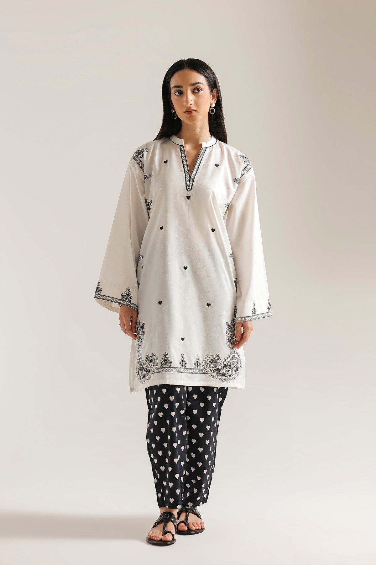 EMBROIDERED SUIT (E8434/102/005)