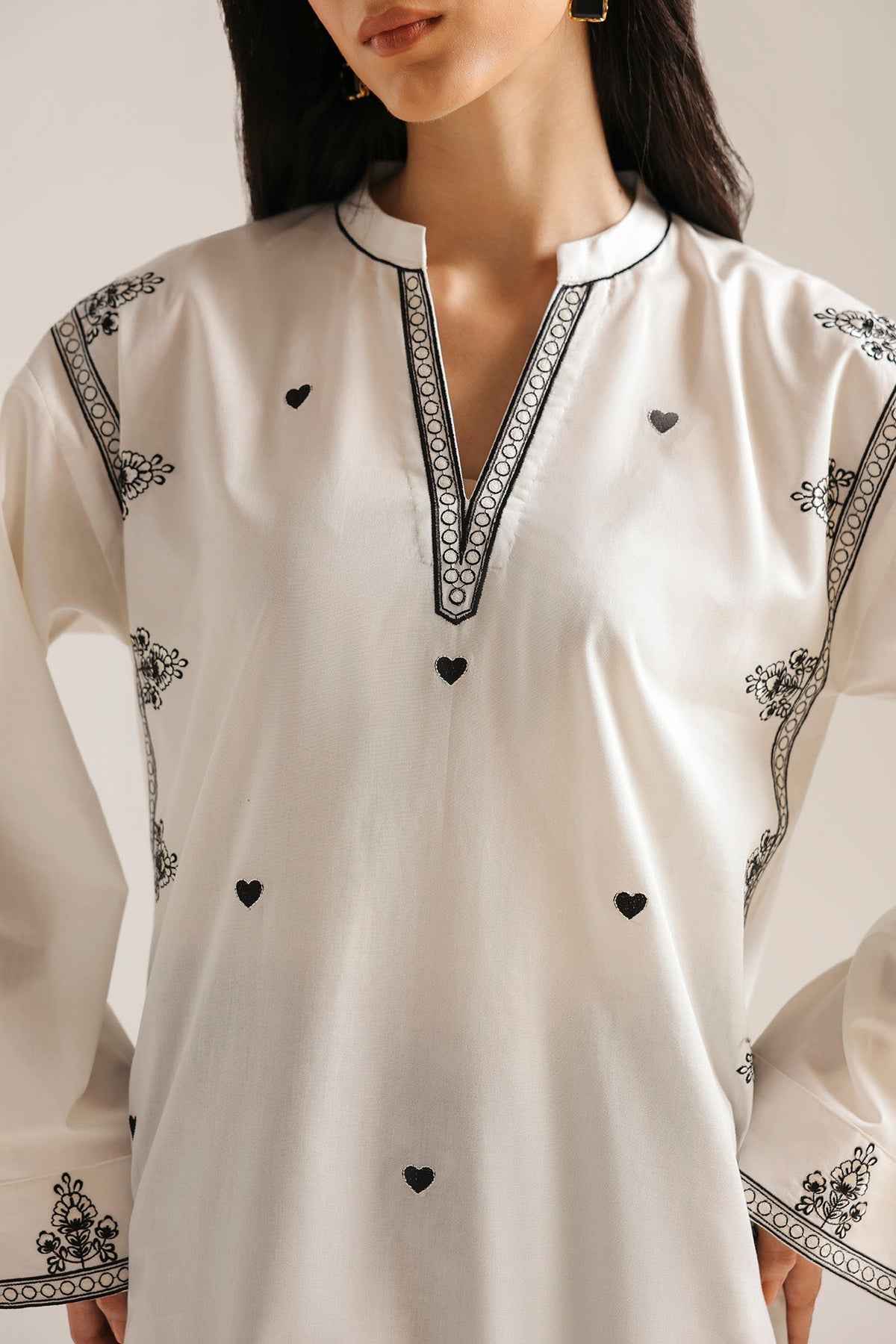 EMBROIDERED SUIT (E8434/102/005)