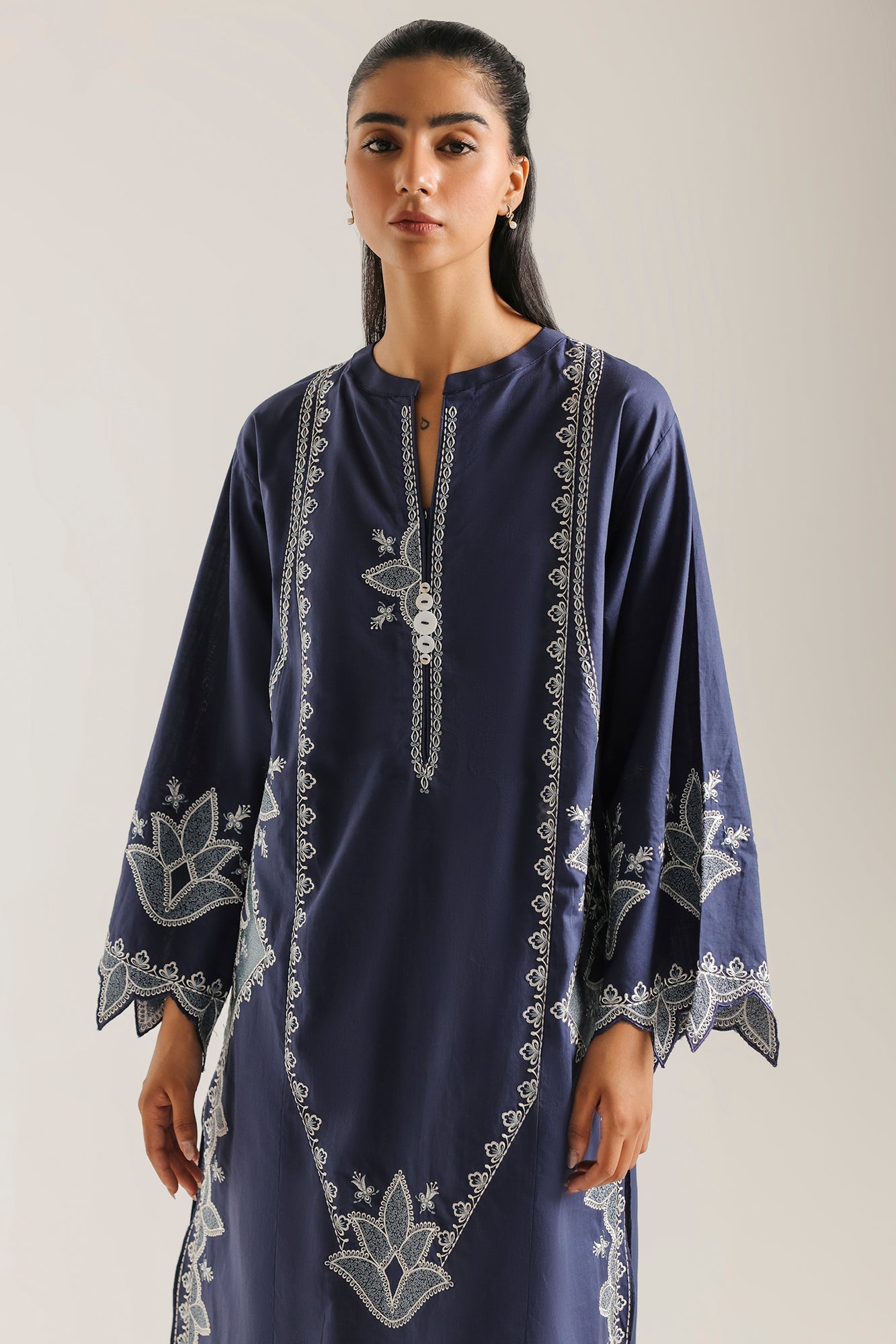 EMBROIDERED SHIRT (E9205/102/620)