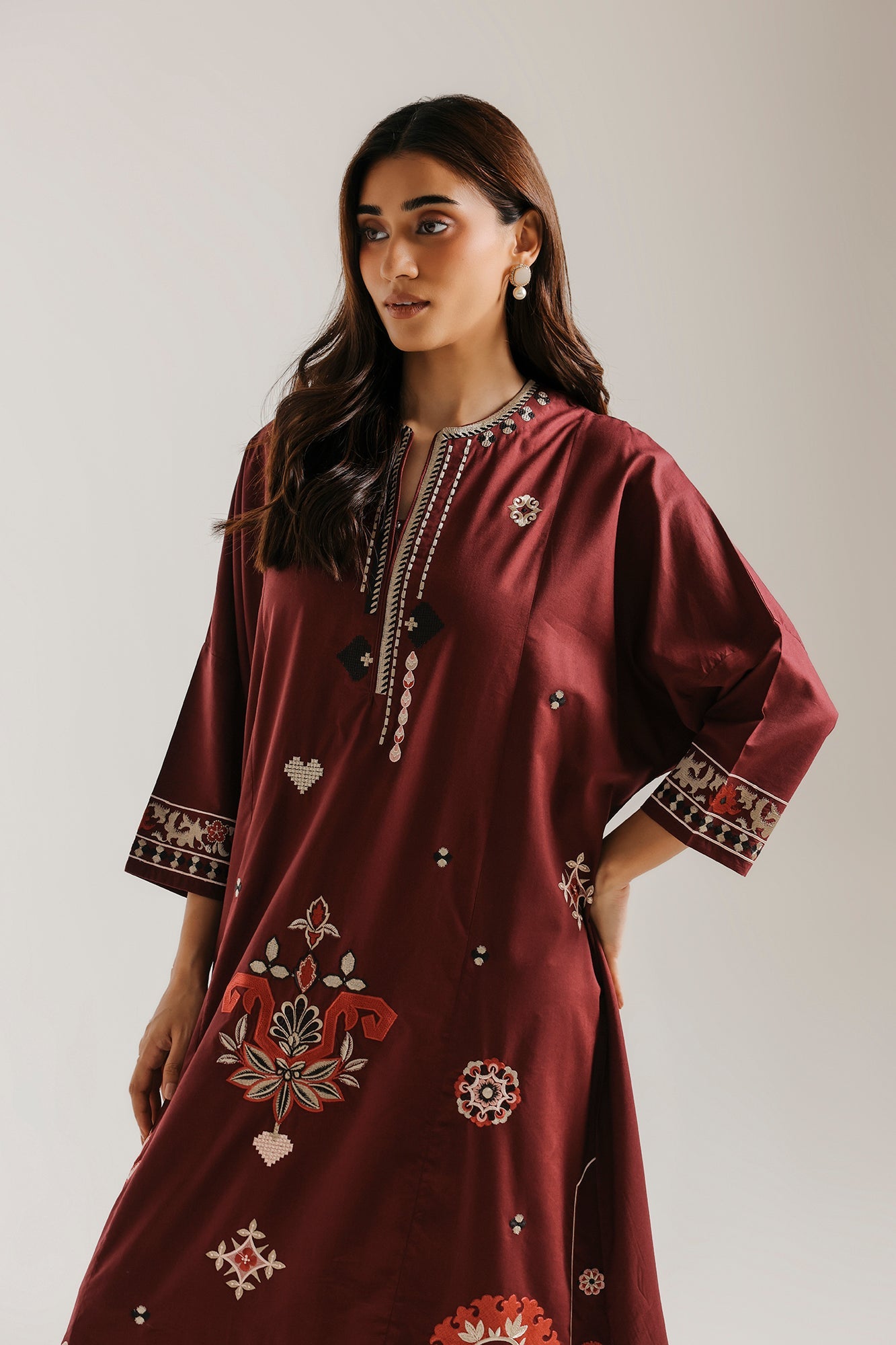 EMBROIDERED DRESS (E9214/102/403)
