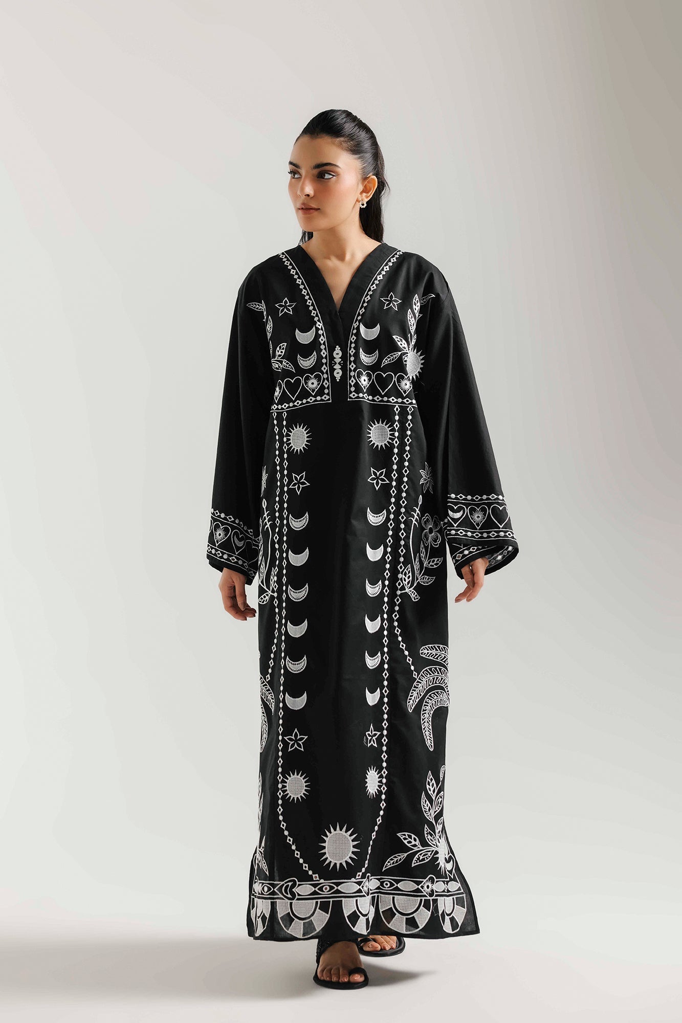 EMBROIDERED KAFTAN (E9230/102/902)