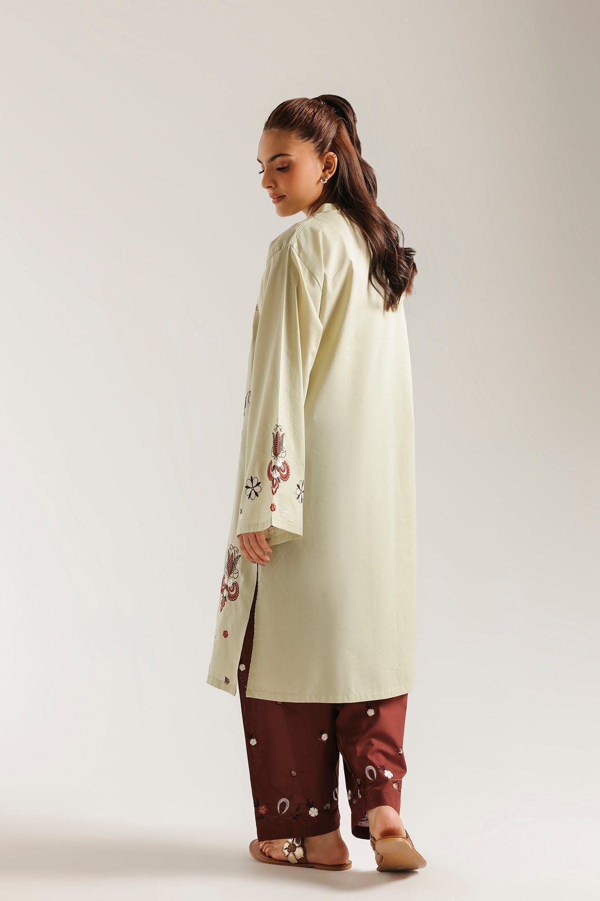 EMBROIDERED SUIT (E9241/102/129)