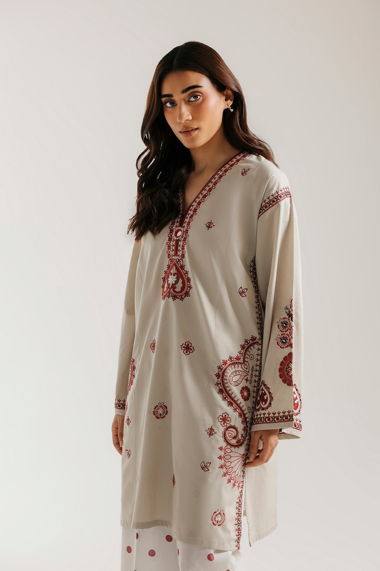 EMBROIDERED SUIT (E9243/102/006)