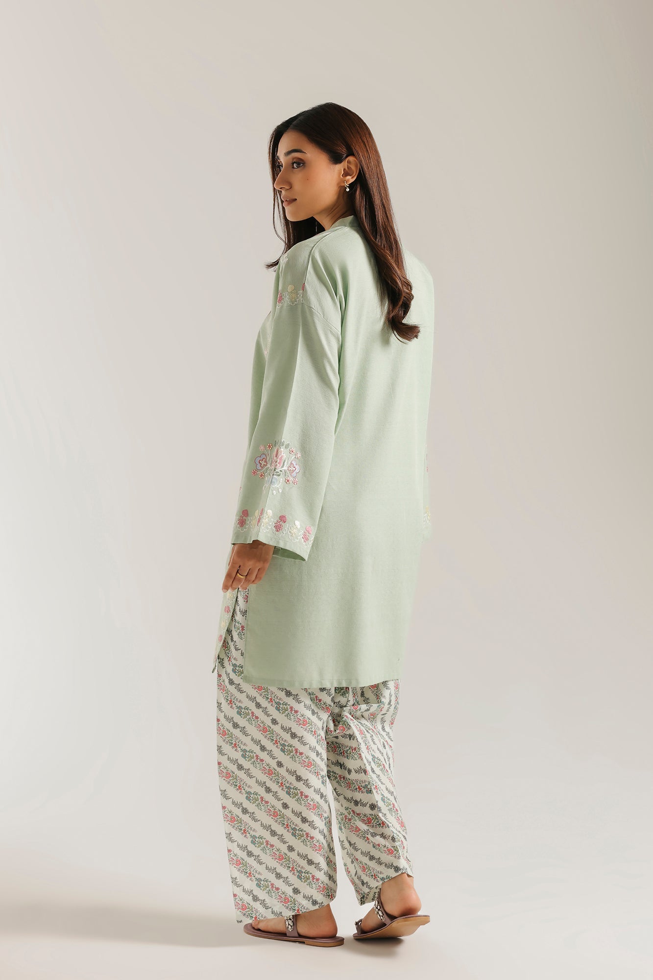 EMBROIDERED SUIT (E9247/102/130)