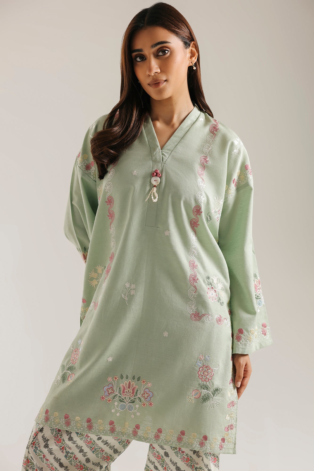EMBROIDERED SUIT (E9247/102/130)