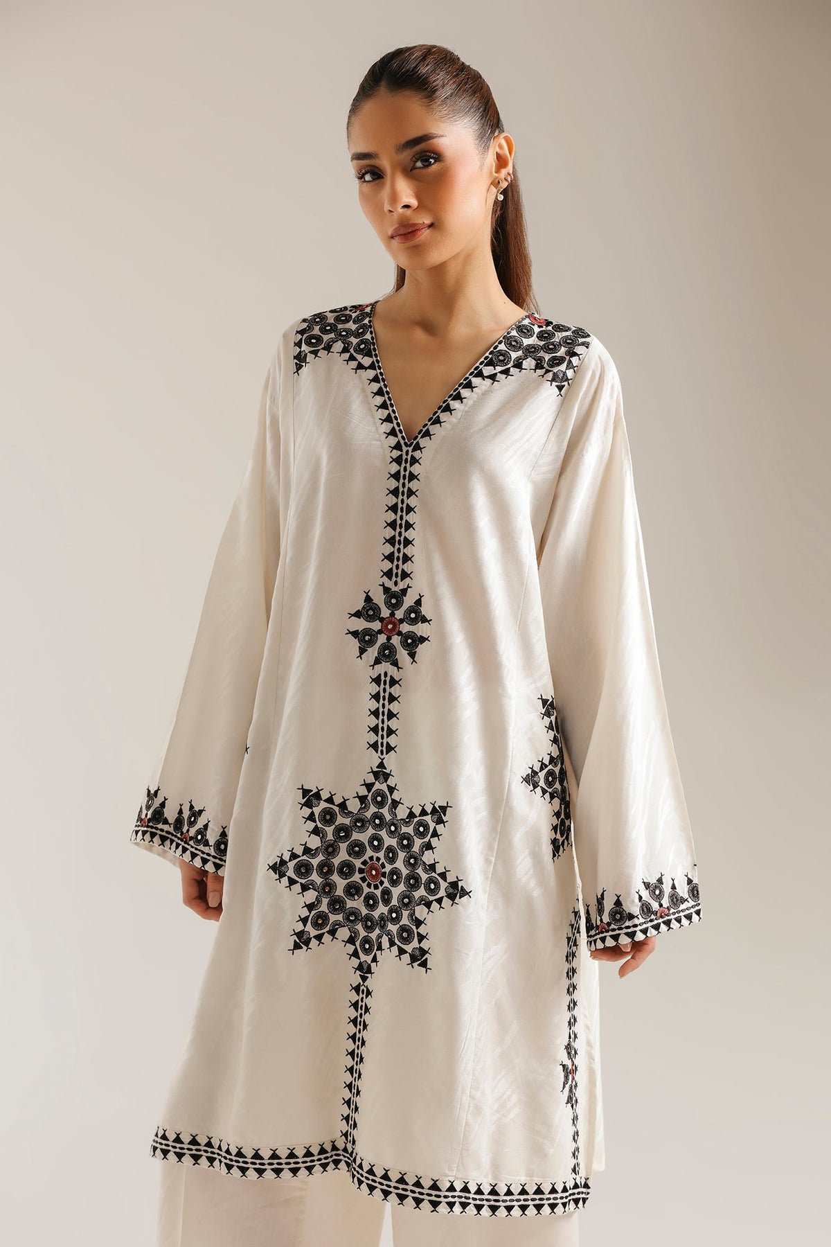 EMBROIDERED SUIT (E9300-102-003)