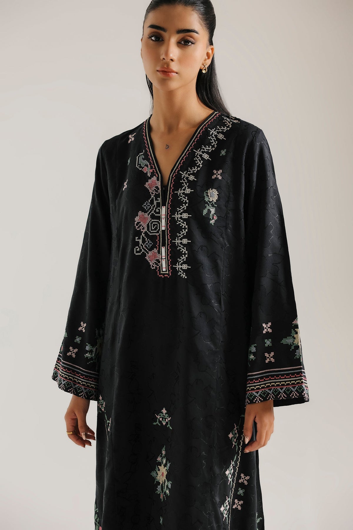 EMBROIDERED KAFTAN (E9302-102-902)