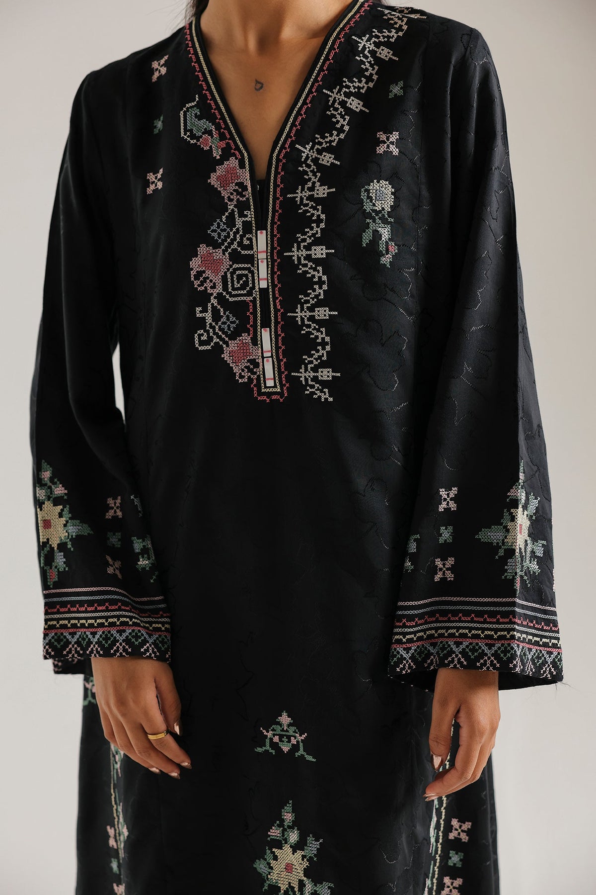 EMBROIDERED KAFTAN (E9302-102-902)