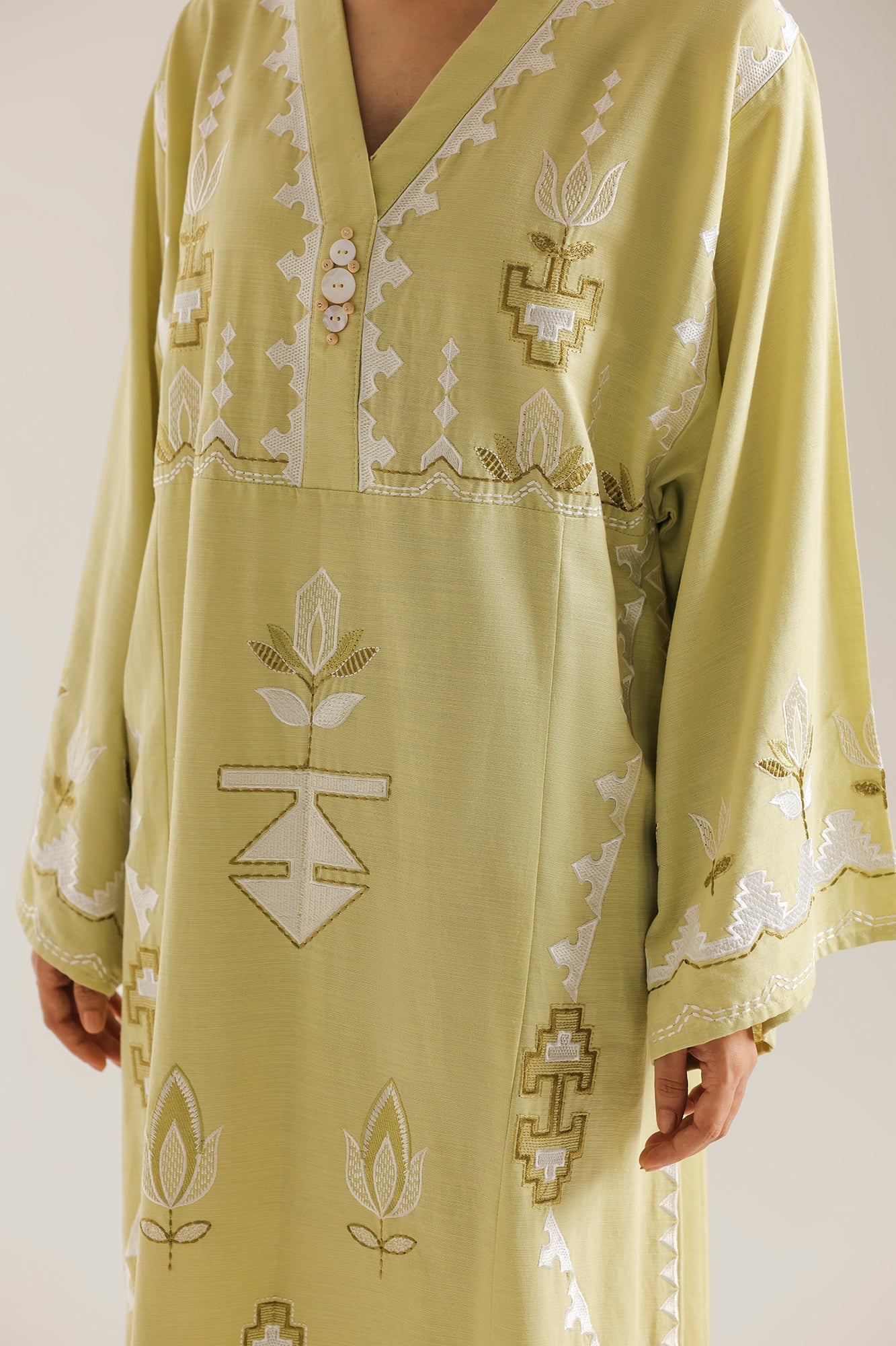 EMBROIDERED DRESS (E9306/102/129)