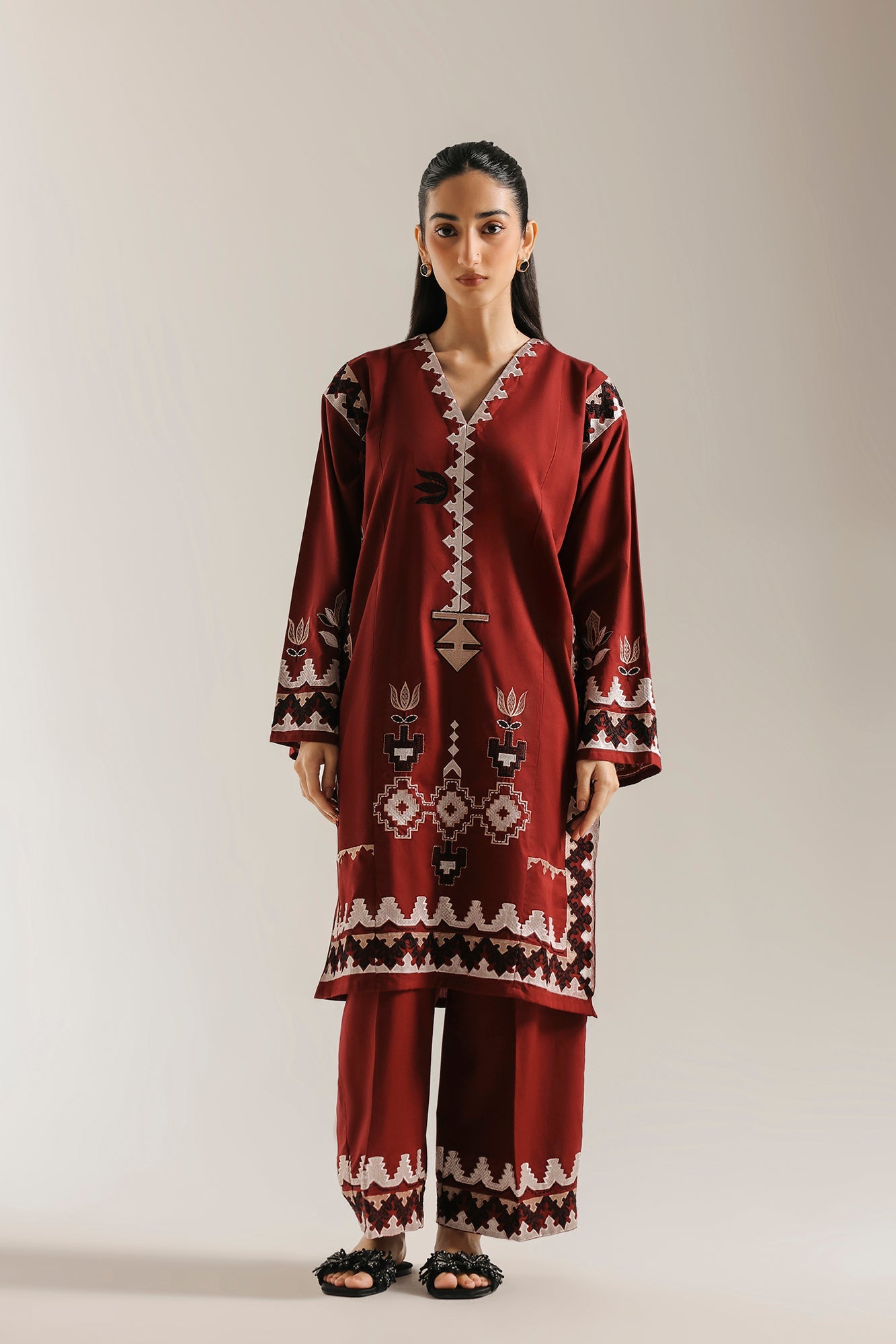 EMBROIDERED SUIT (E9324-102-306)
