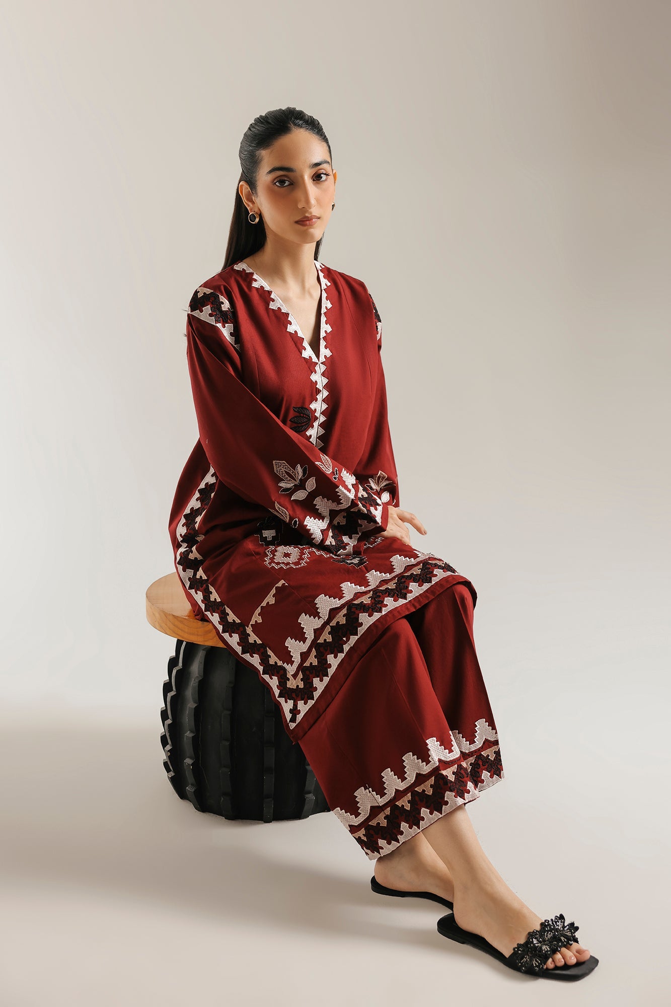 EMBROIDERED SUIT (E9324-102-306)