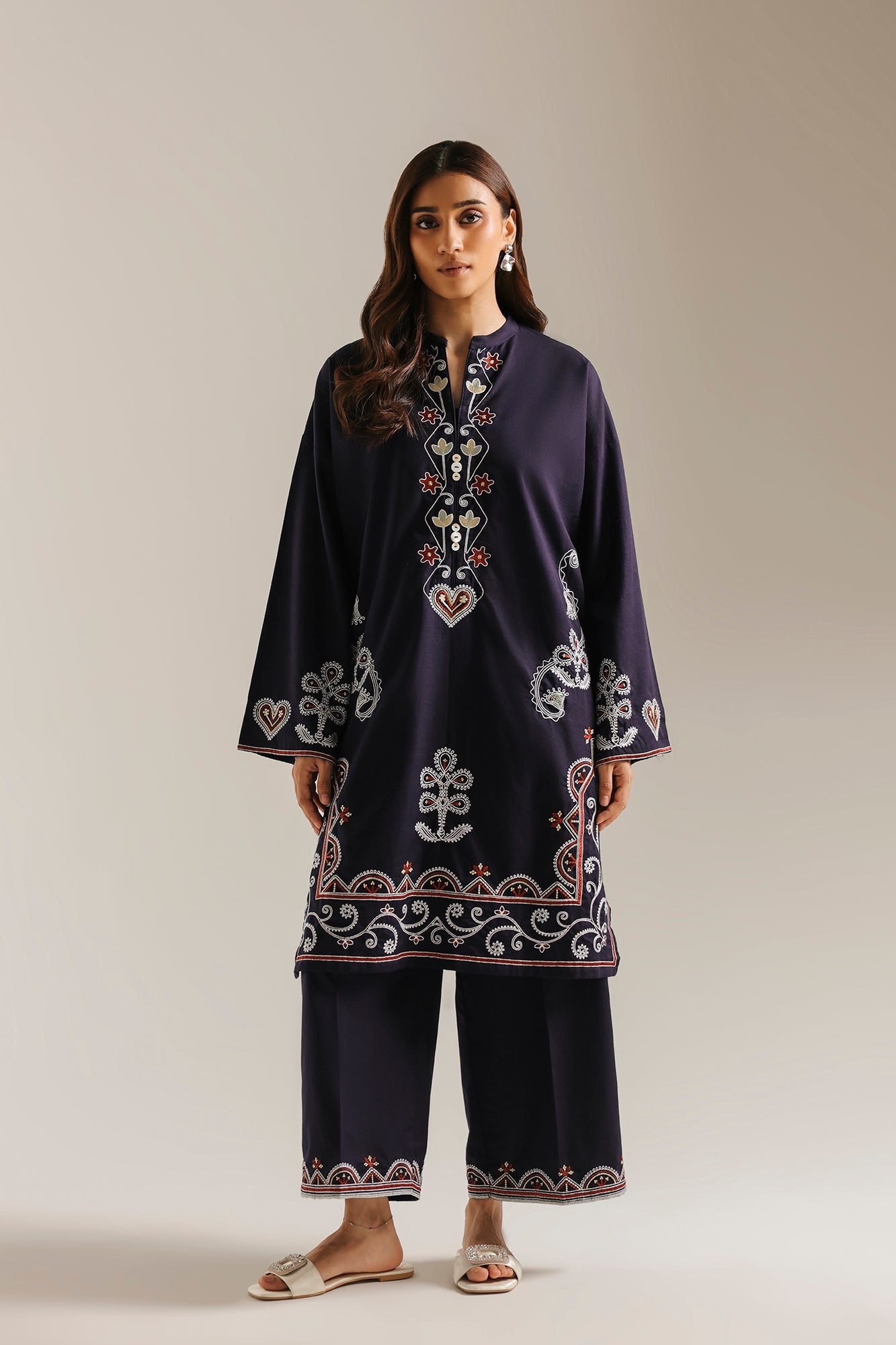 EMBROIDERED SUIT (E9325-102-502)