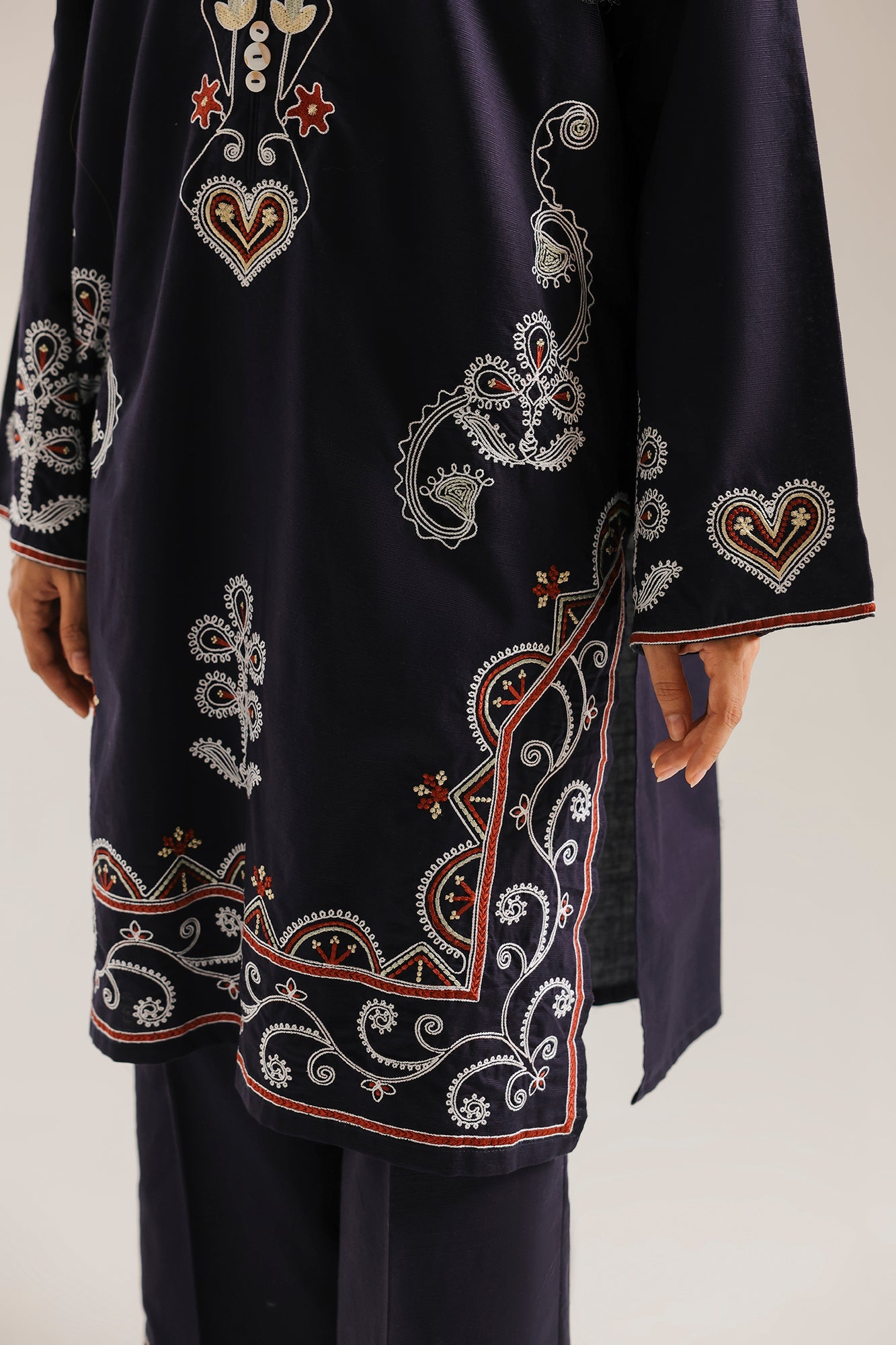 EMBROIDERED SUIT (E9325-102-502)