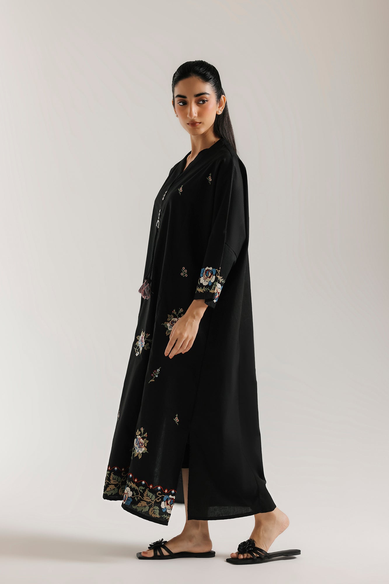 EMBROIDERED KAFTAN (E9326-102-902)