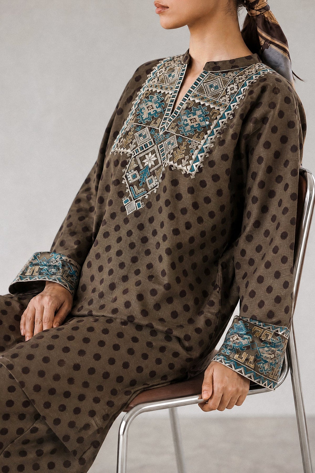 EMBROIDERED SUIT (E9327-102-120)