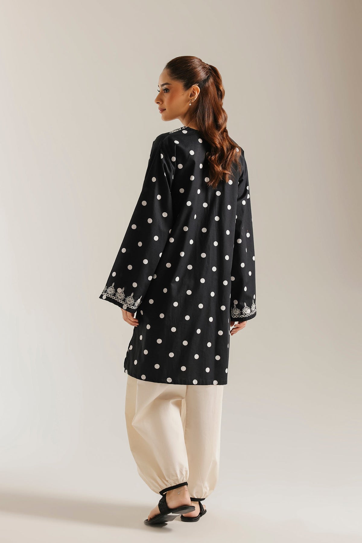 EMBROIDERED SUIT (E9329-102-902)