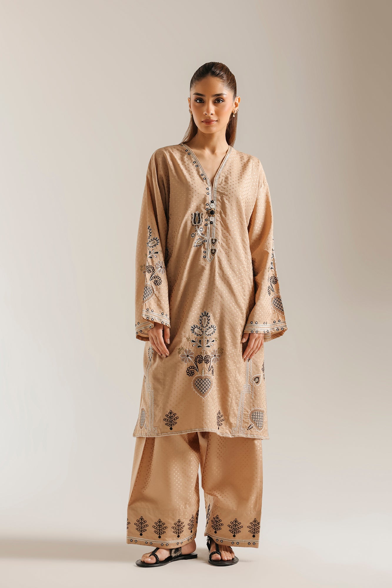 EMBROIDERED SUIT (E9354-102-807)