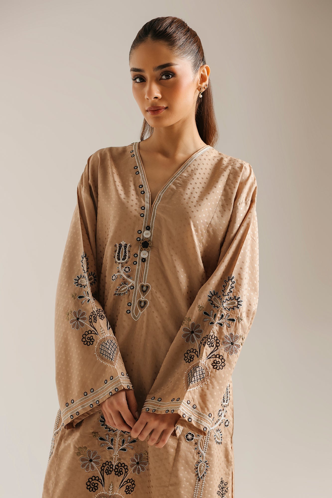 EMBROIDERED SUIT (E9354-102-807)