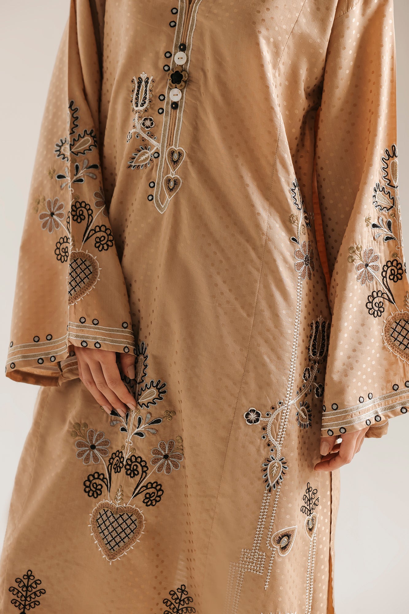 EMBROIDERED SUIT (E9354-102-807)