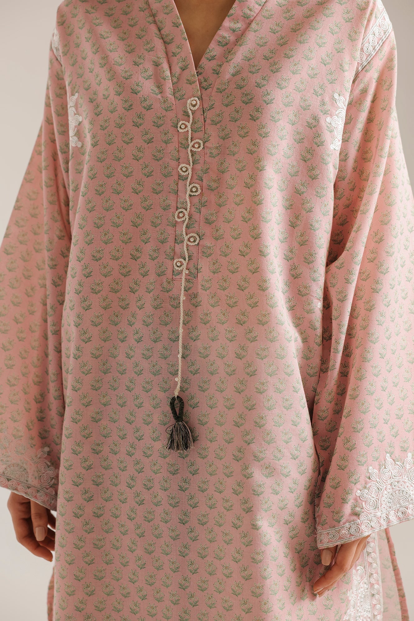 EMBROIDERED SUIT (E9358-102-427)