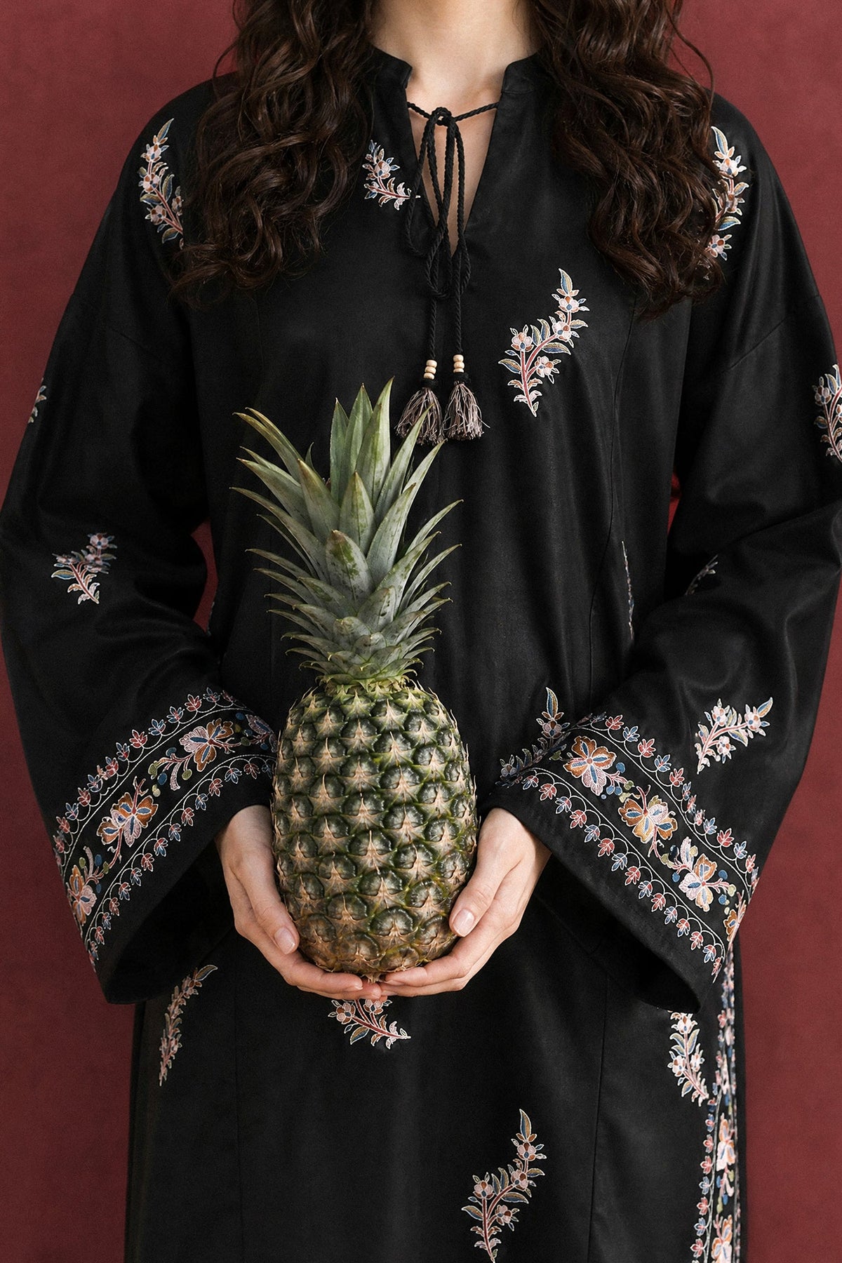 EMBROIDERED SUIT (E9361-102-902)
