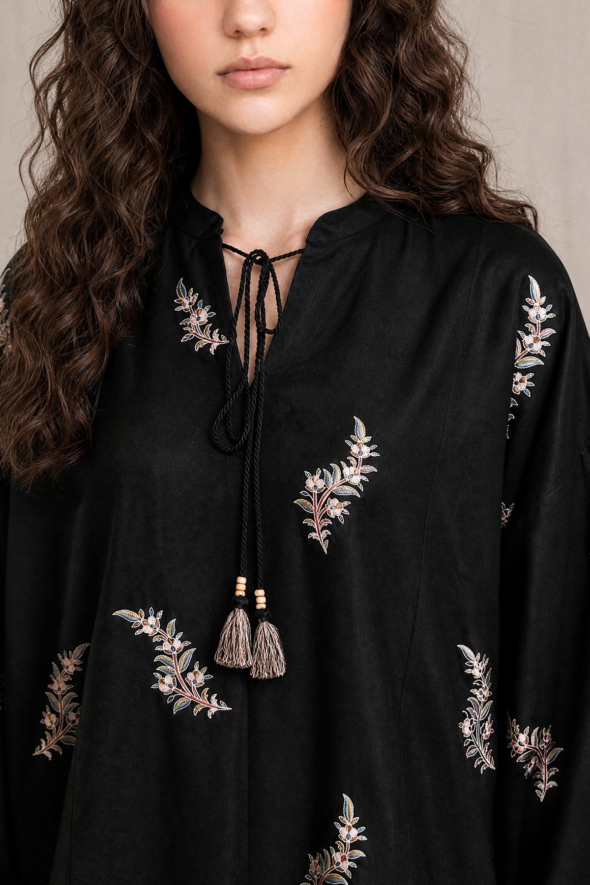 EMBROIDERED SUIT (E9361-102-902)